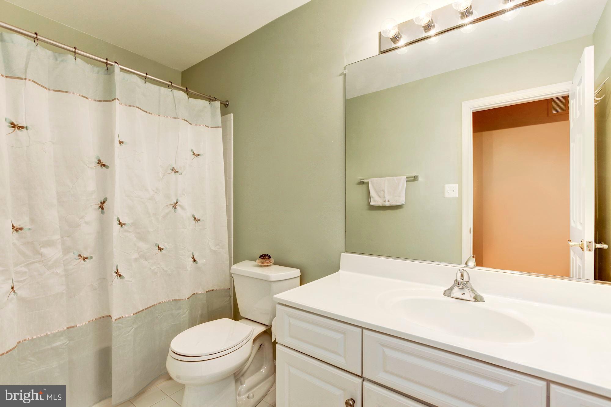 KING FARM BAILEYS COMMON - Residential Lease