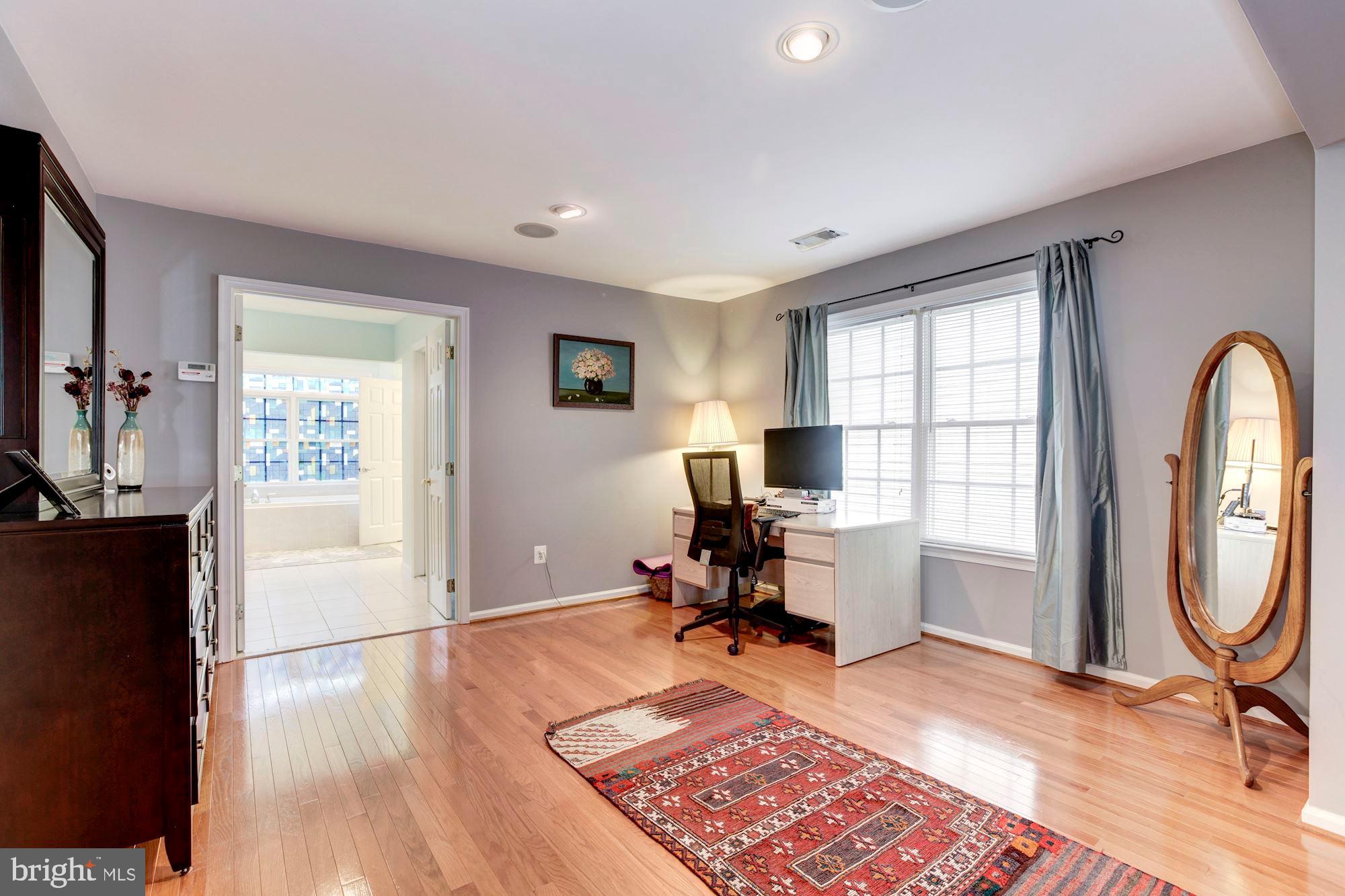 KING FARM BAILEYS COMMON - Residential Lease