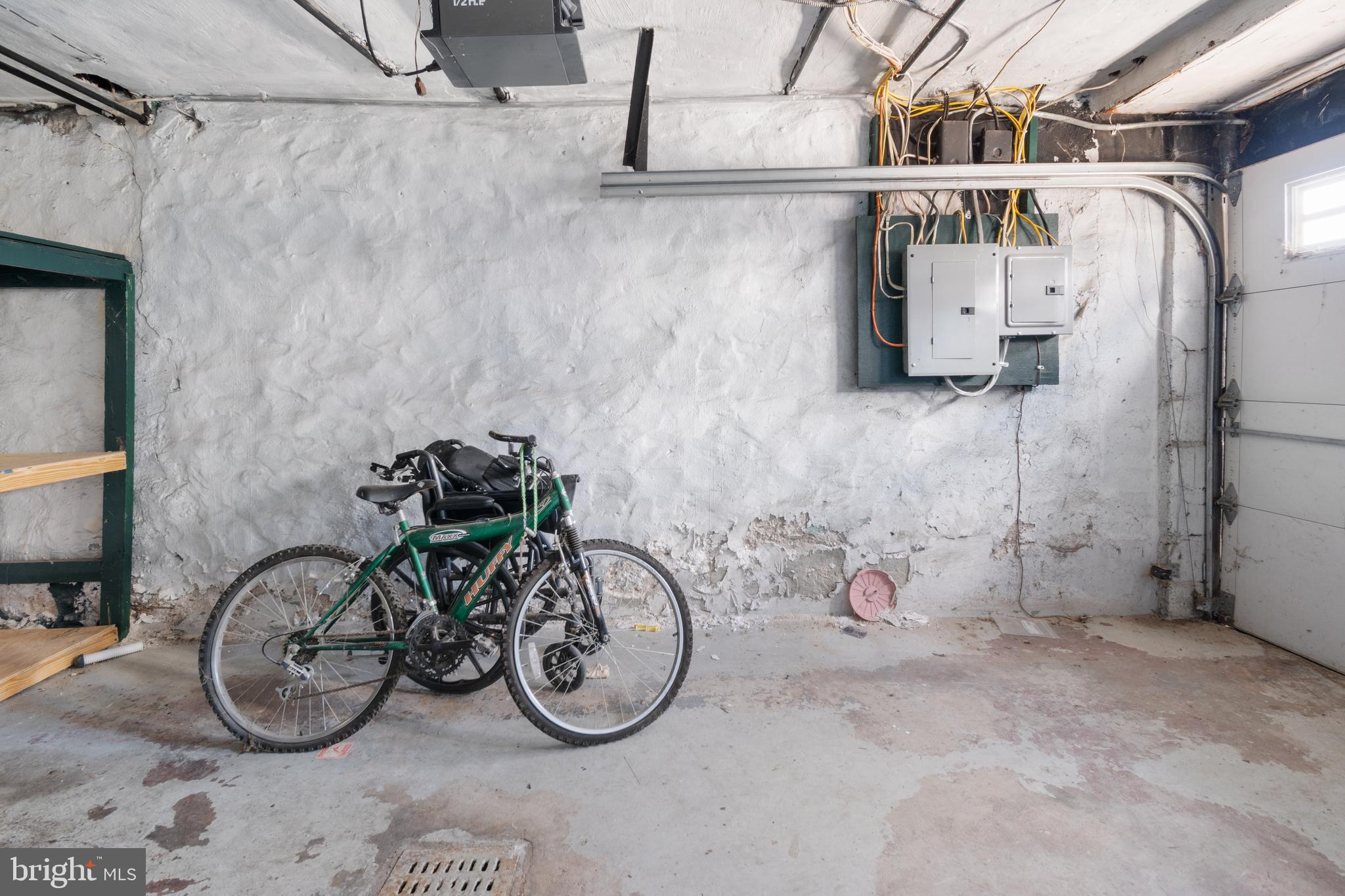 EAST FALLS - Residential