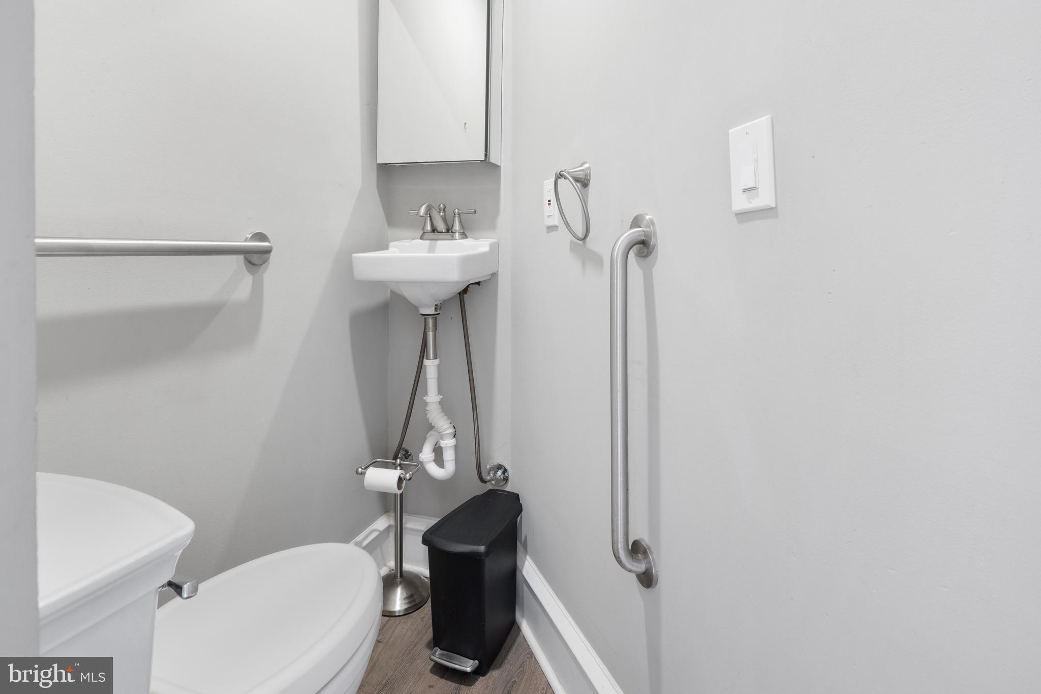 EAST FALLS - Residential