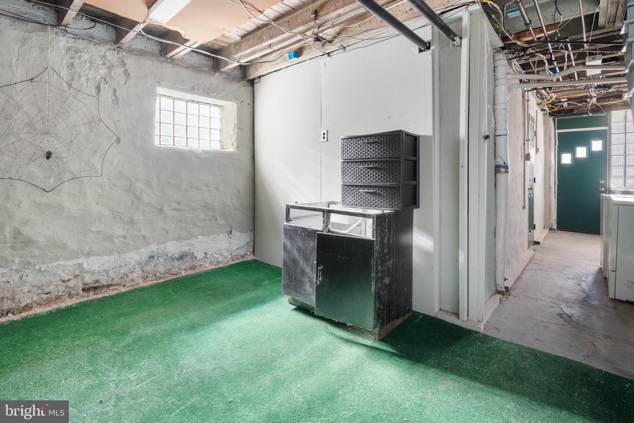 EAST FALLS - Residential