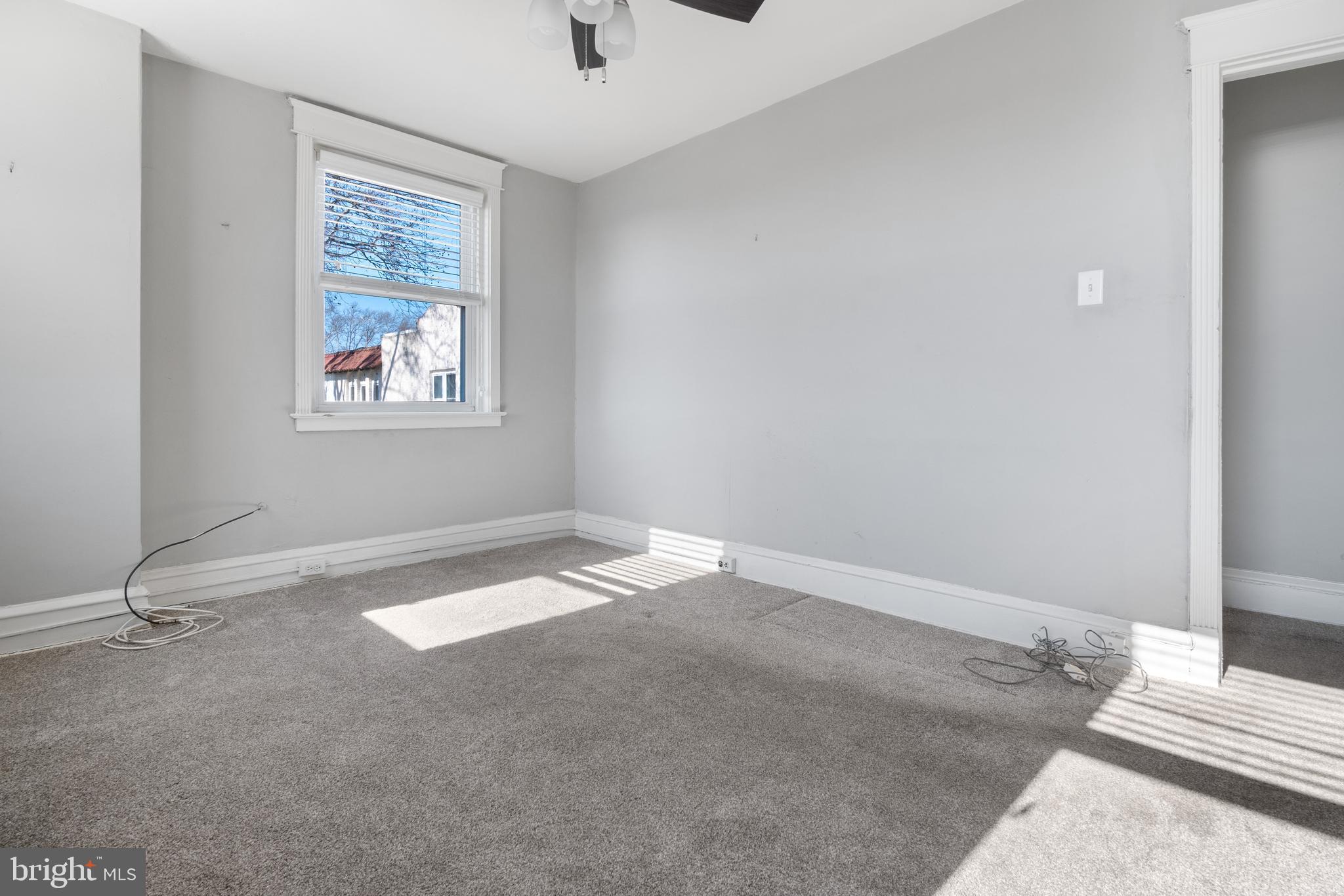 EAST FALLS - Residential