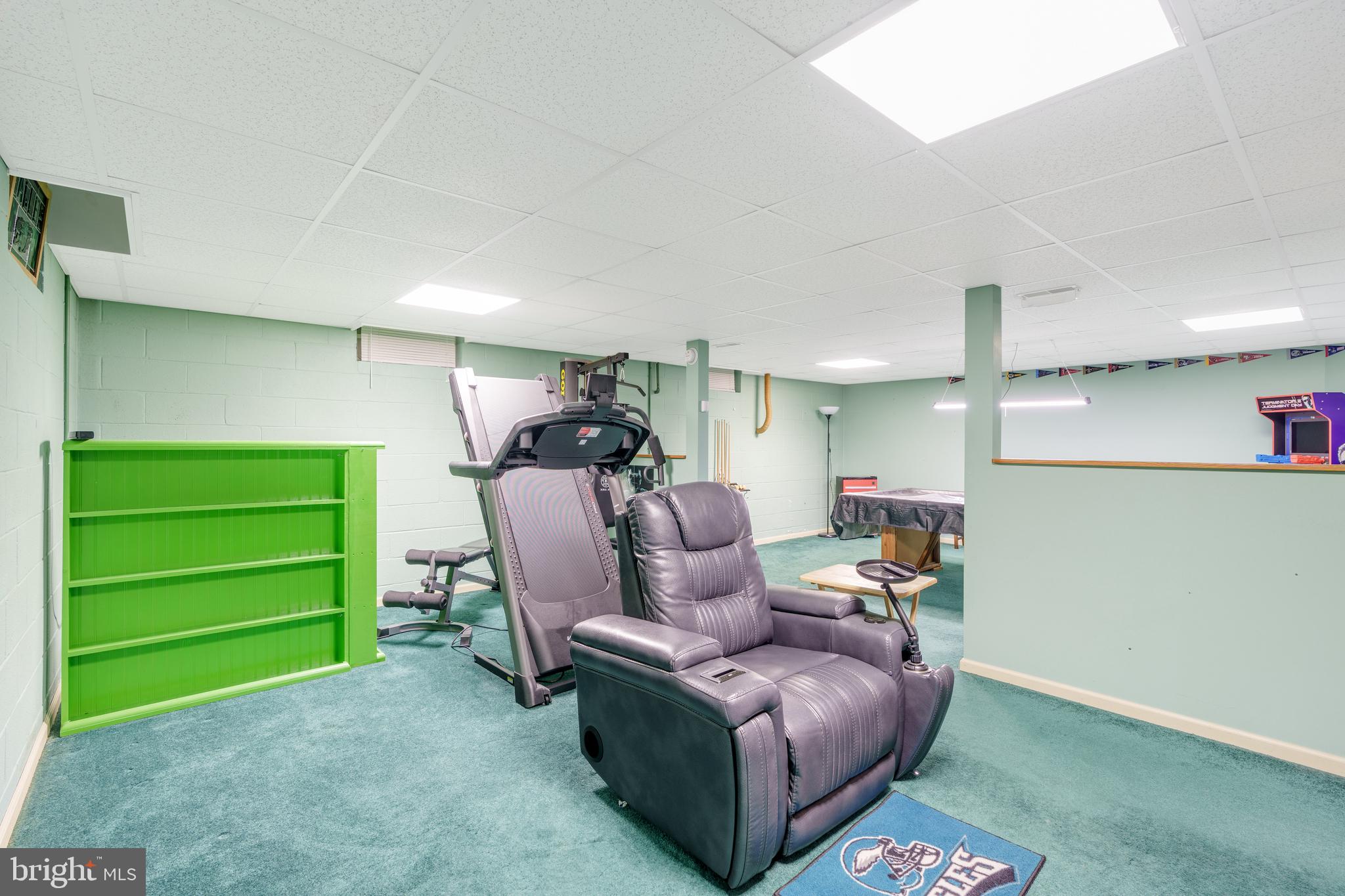 KENSINGTON COURTS - Residential