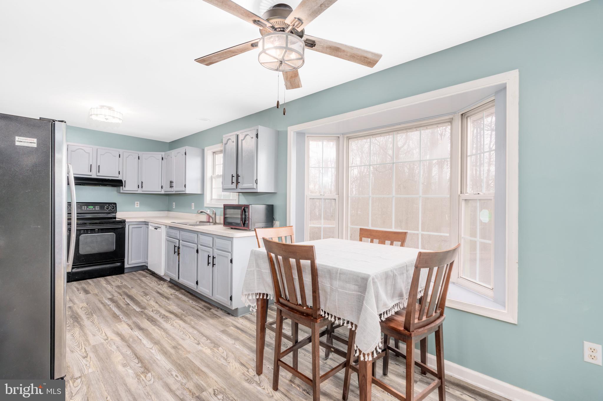 KENSINGTON COURTS - Residential