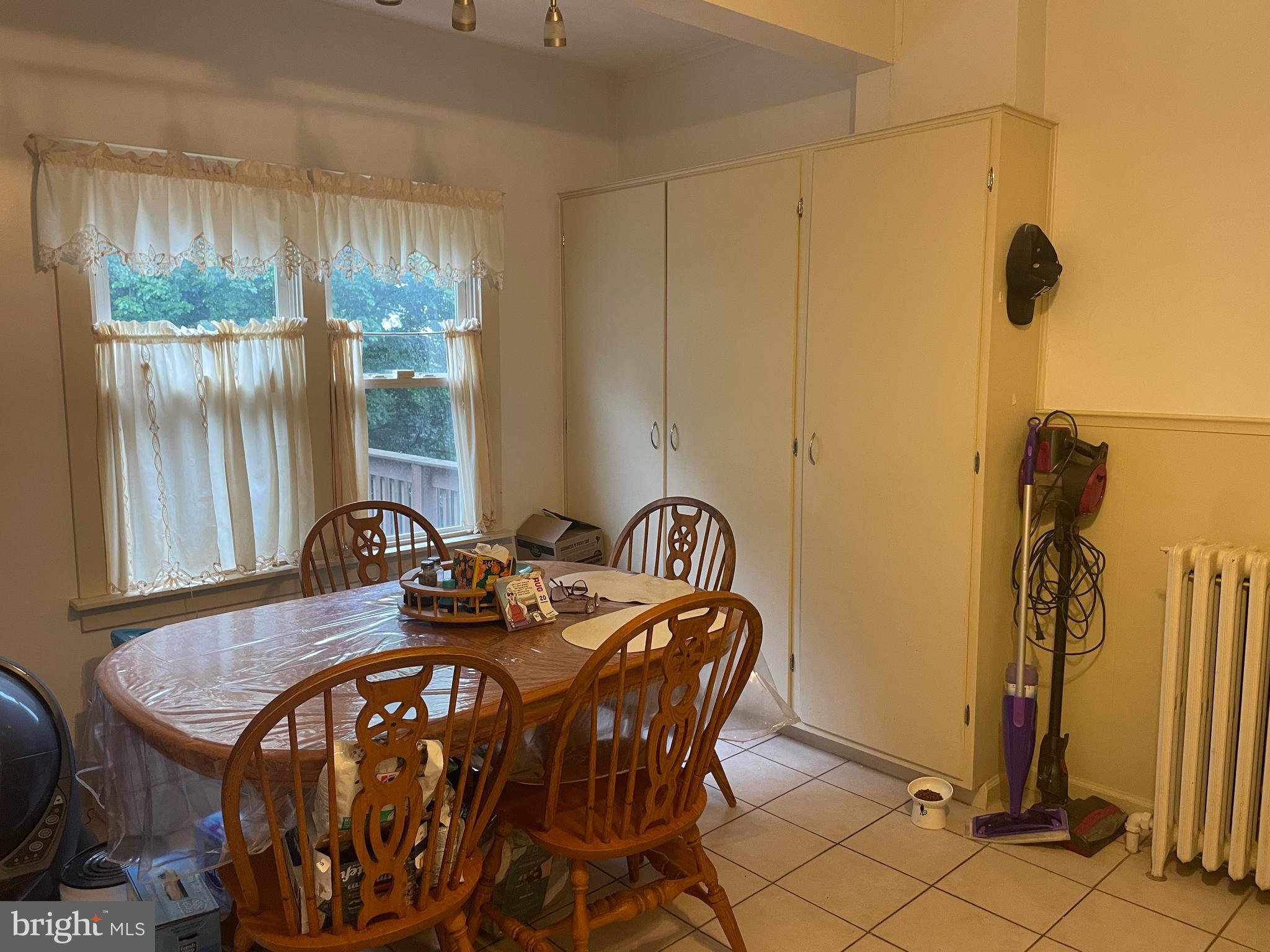 YORKVILLE - Residential