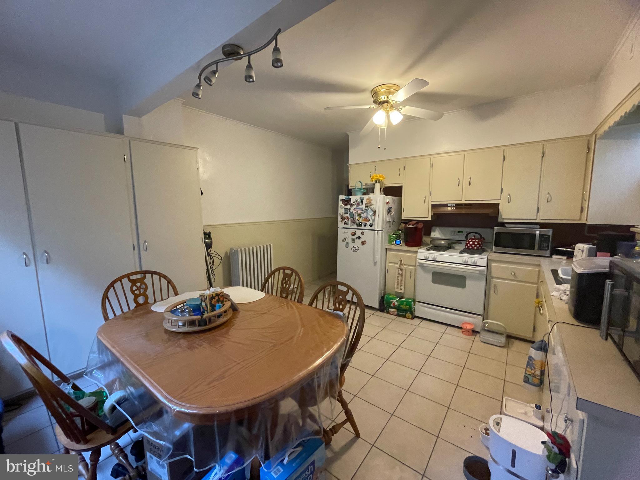 YORKVILLE - Residential