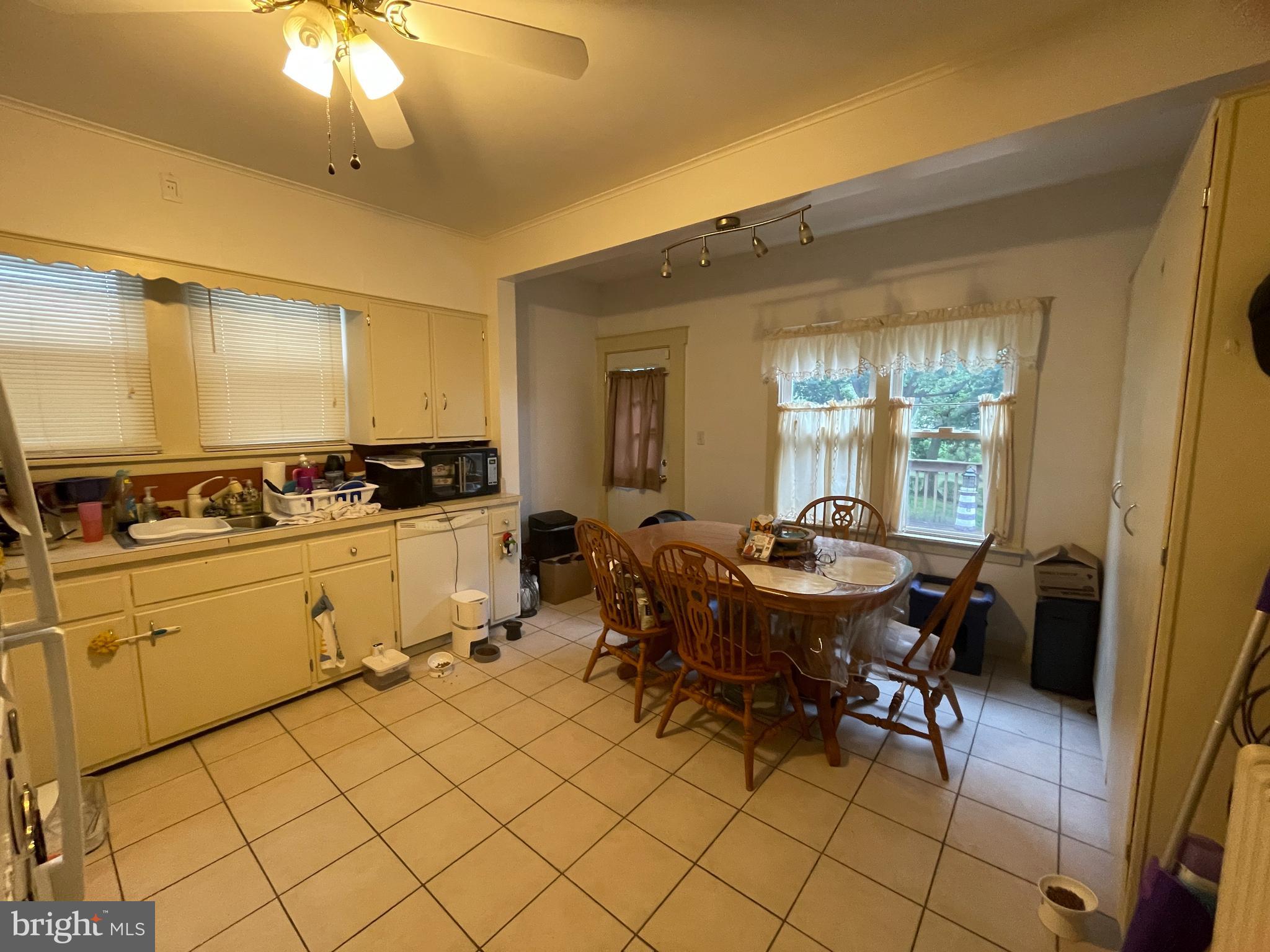 YORKVILLE - Residential