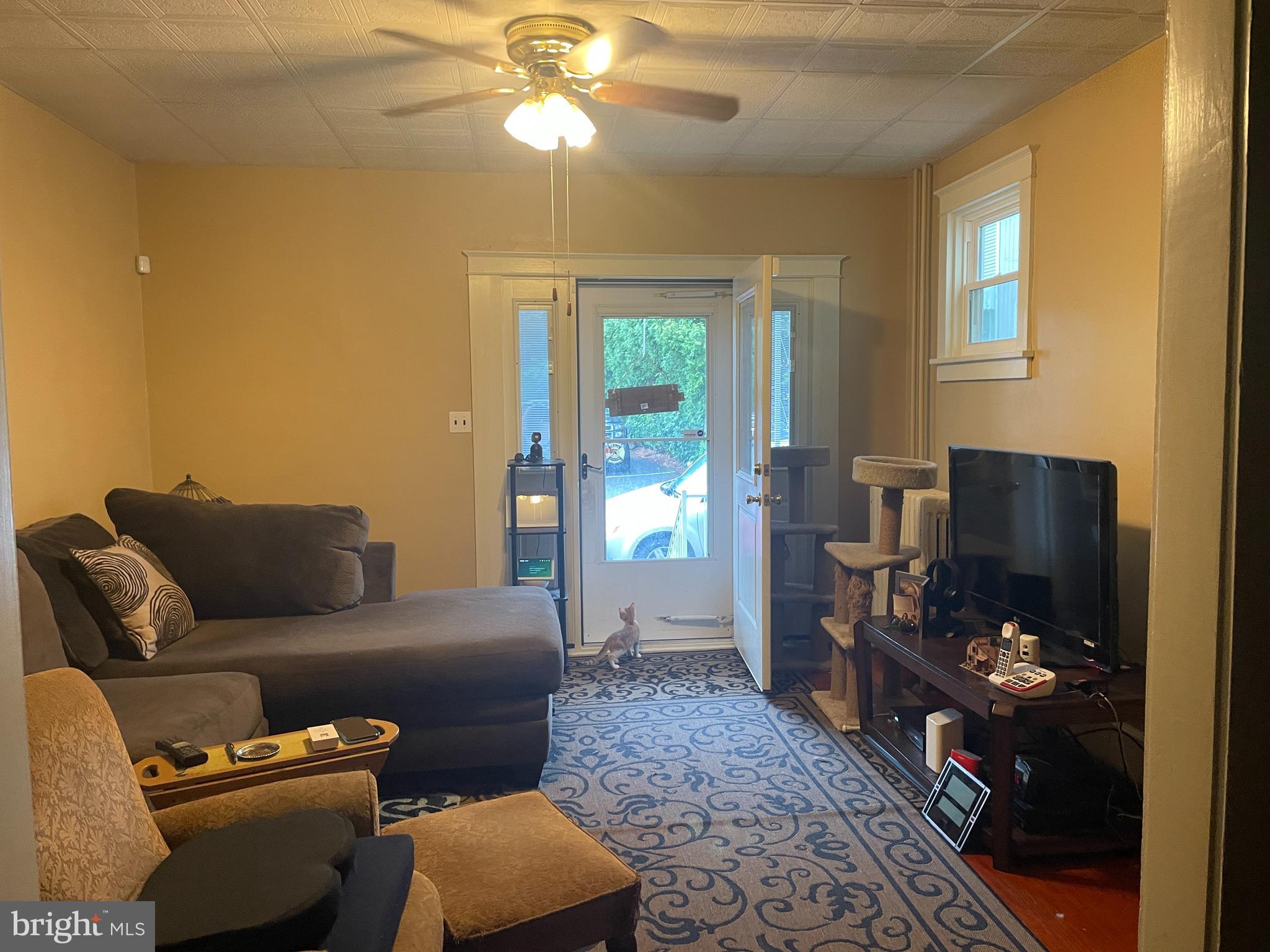 YORKVILLE - Residential