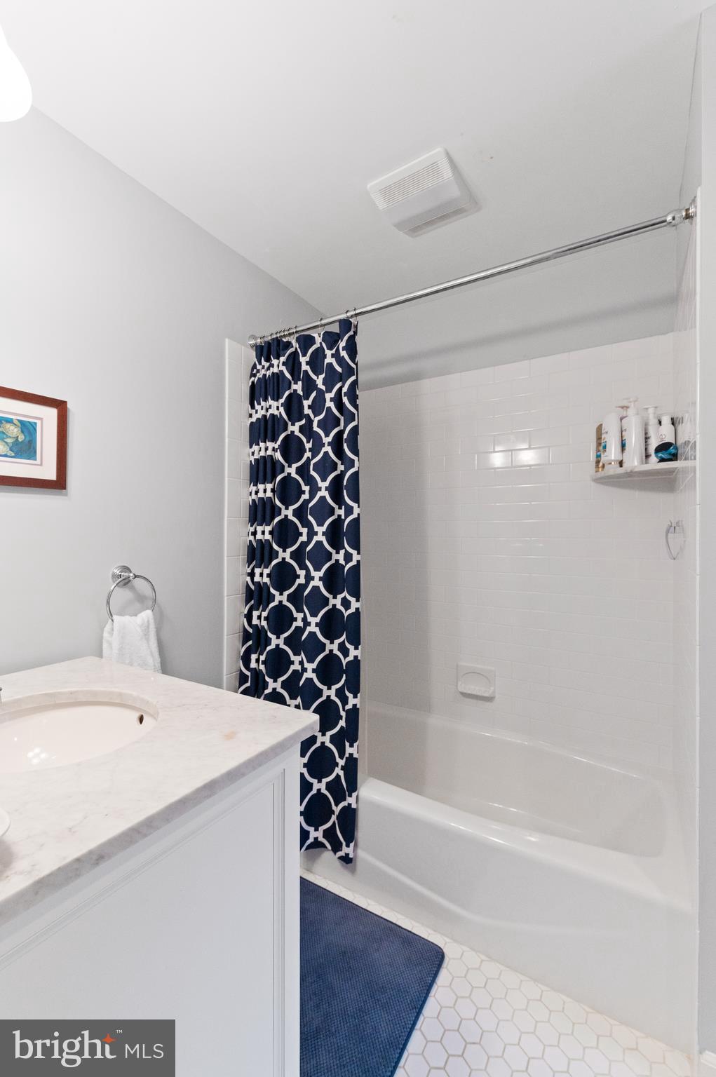 GLADWYNE - Residential