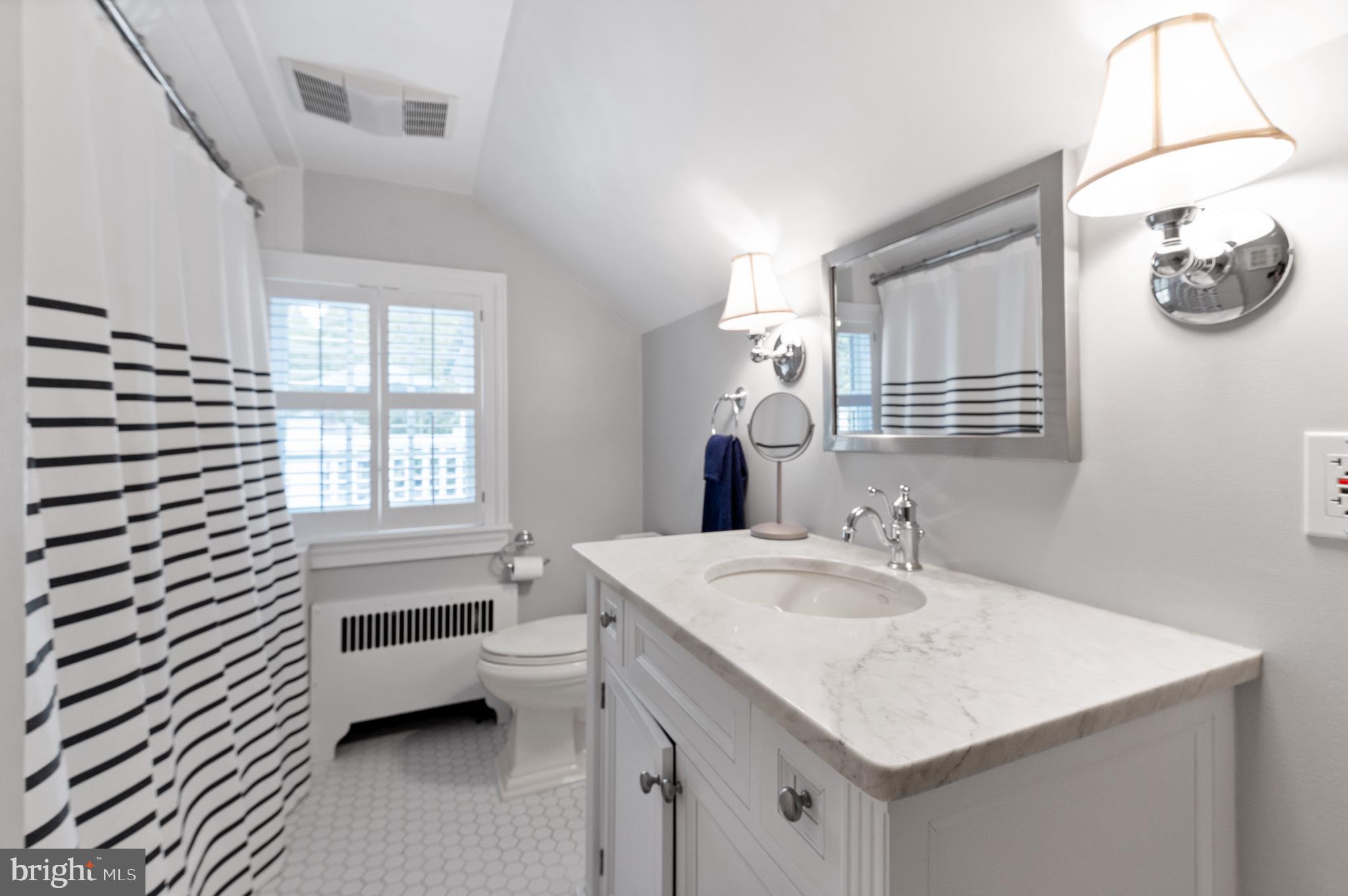 GLADWYNE - Residential