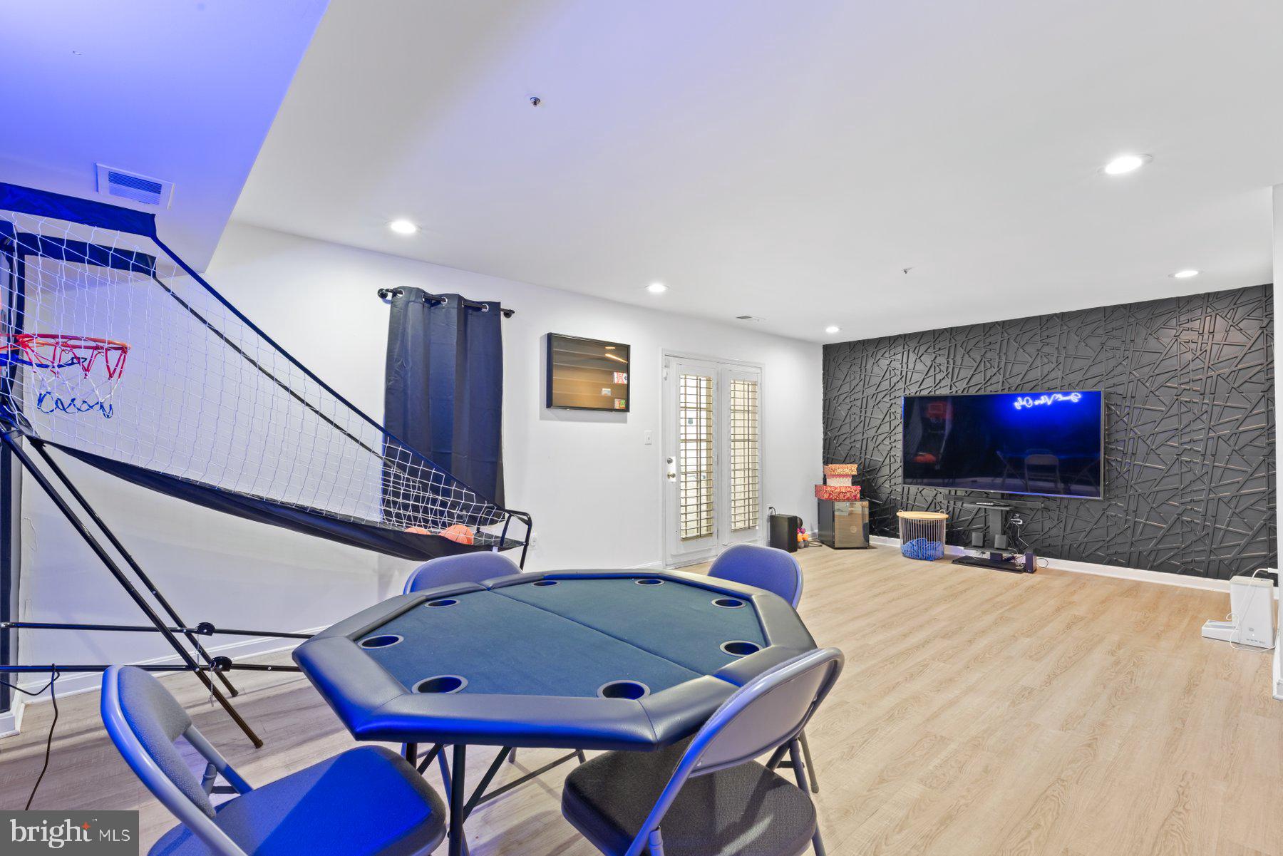 WOODMORE SOUTH - Residential