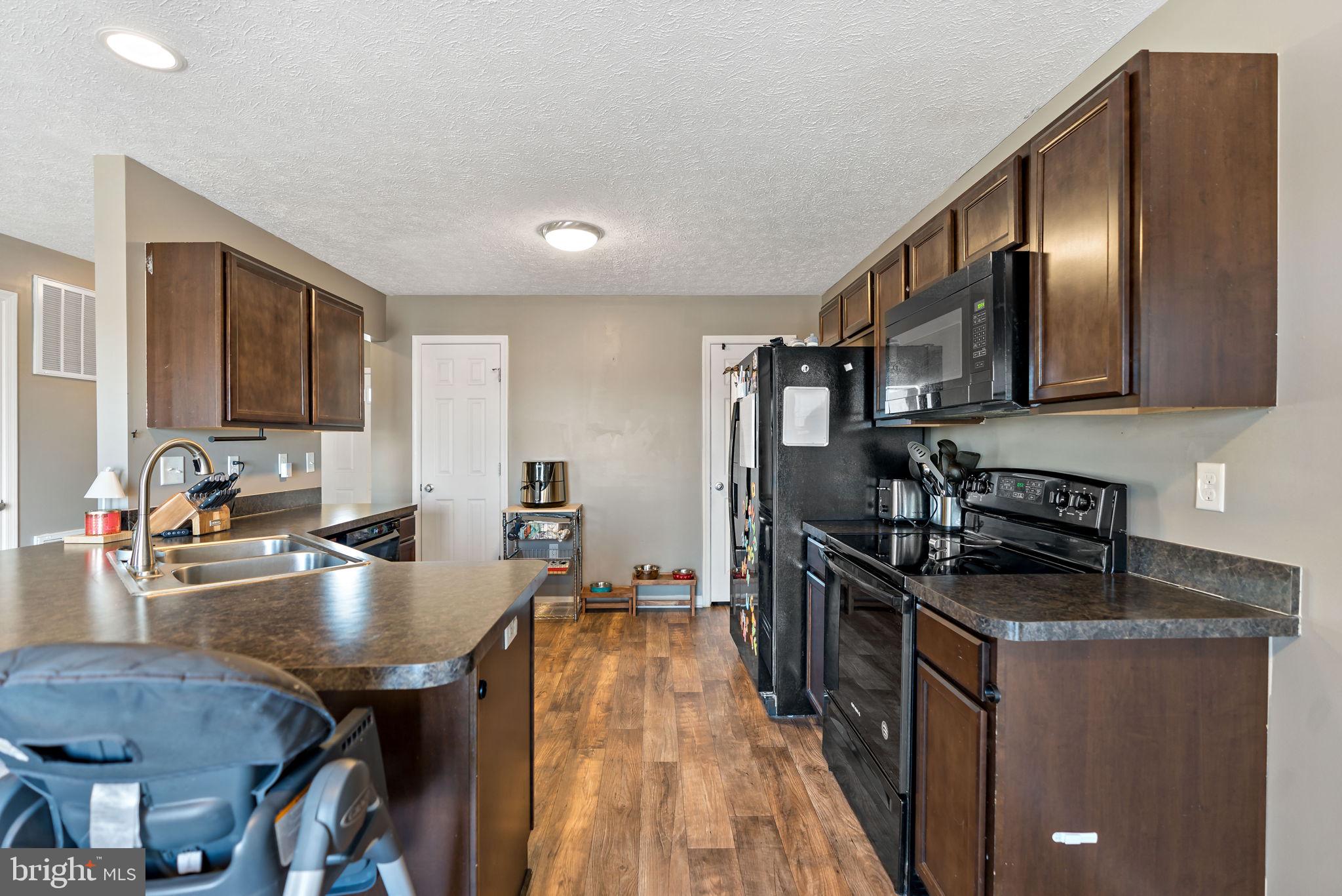 PEBBLE RIDGE - Residential