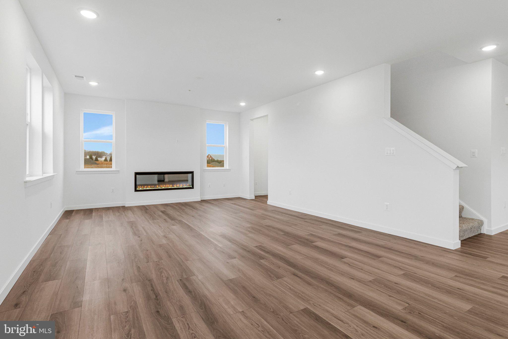 ELMWOOD FARM - Residential