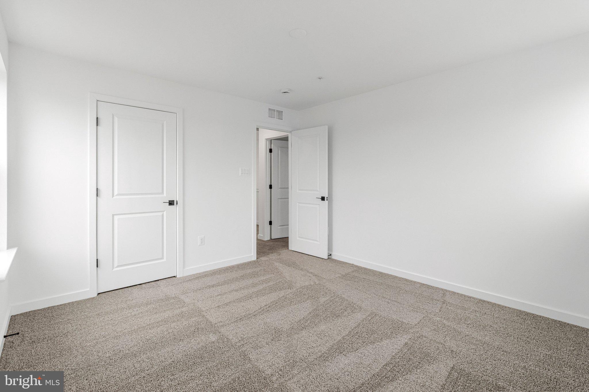 ELMWOOD FARM - Residential