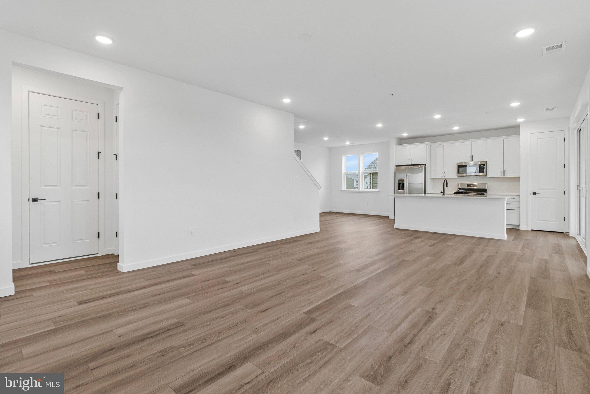 ELMWOOD FARM - Residential