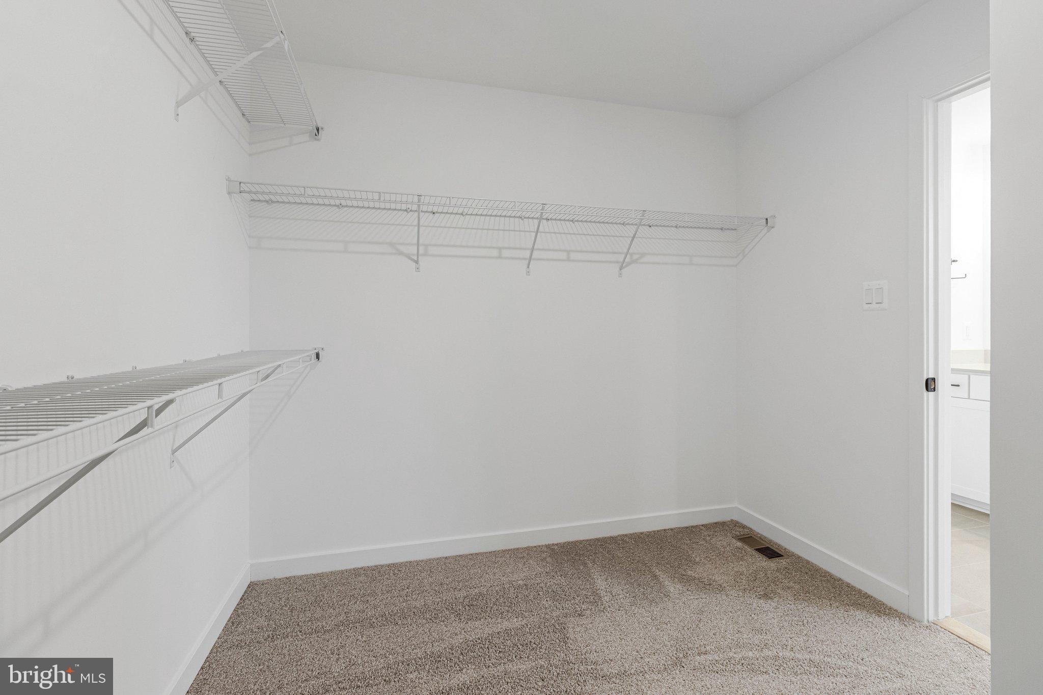 ELMWOOD FARM - Residential