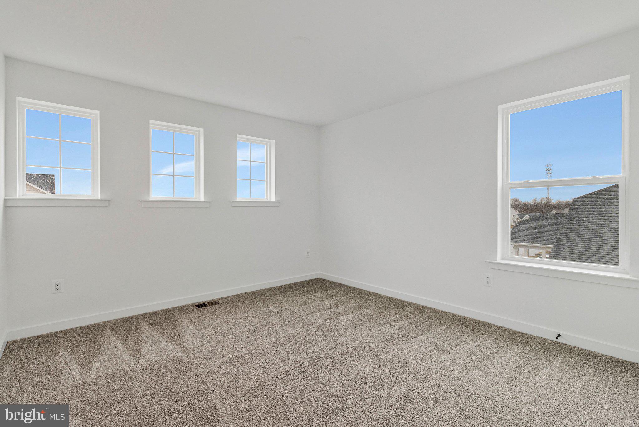 ELMWOOD FARM - Residential