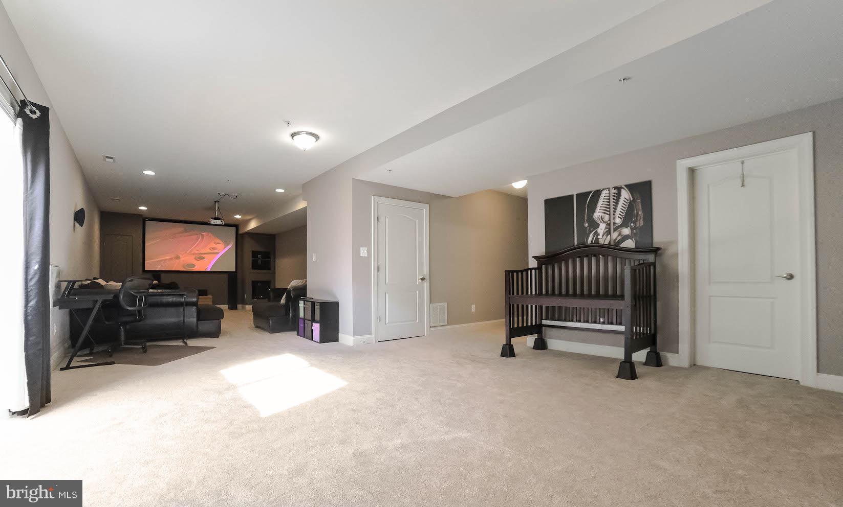 PEMBROOKE - Residential