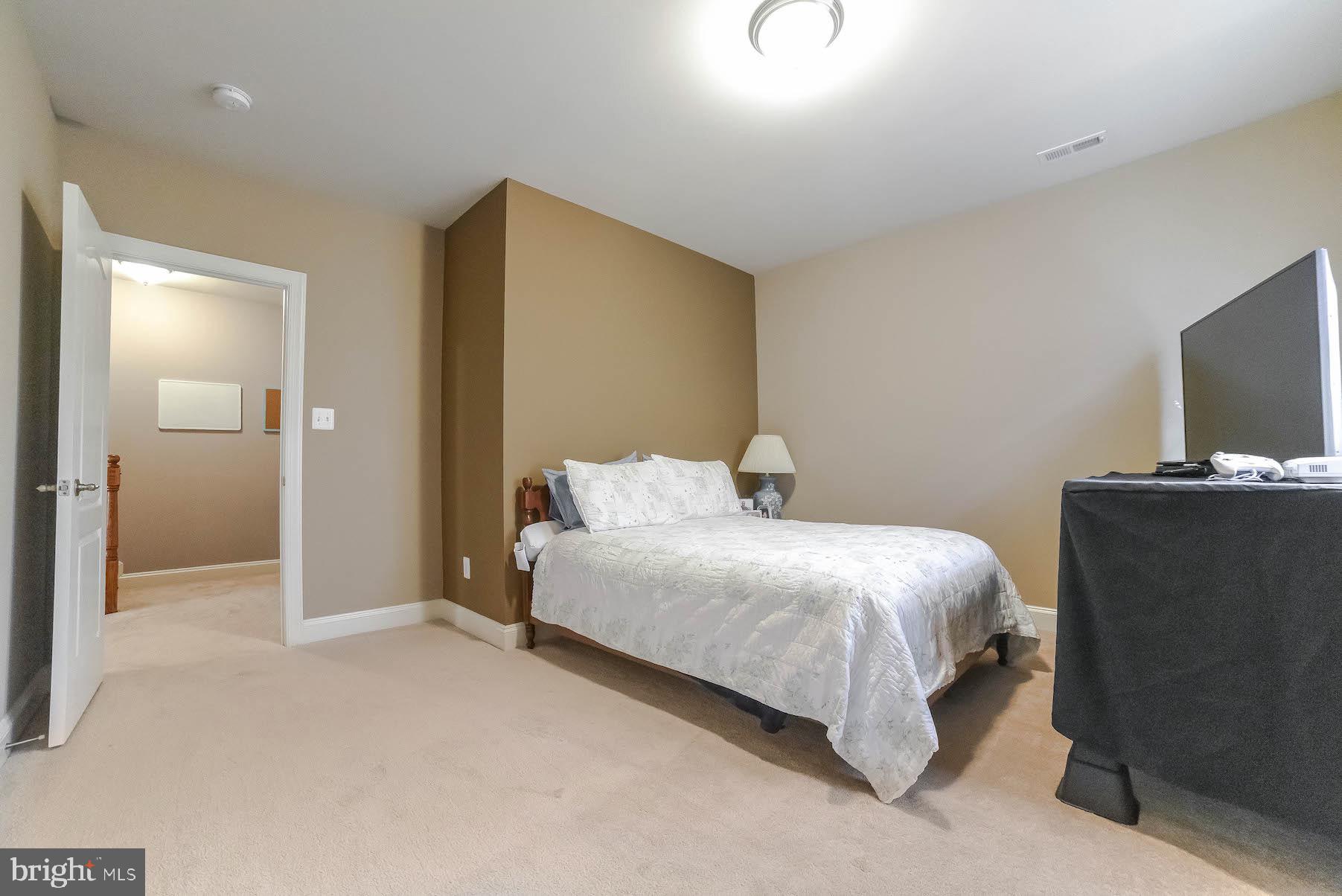 PEMBROOKE - Residential