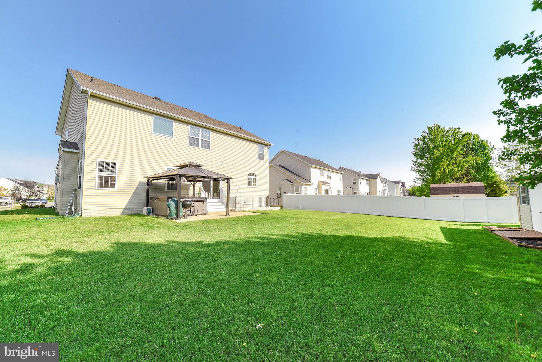 PEMBROOKE - Residential