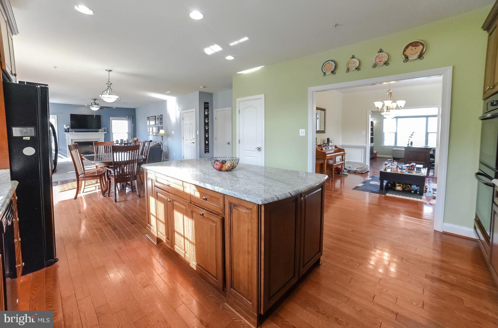 PEMBROOKE - Residential