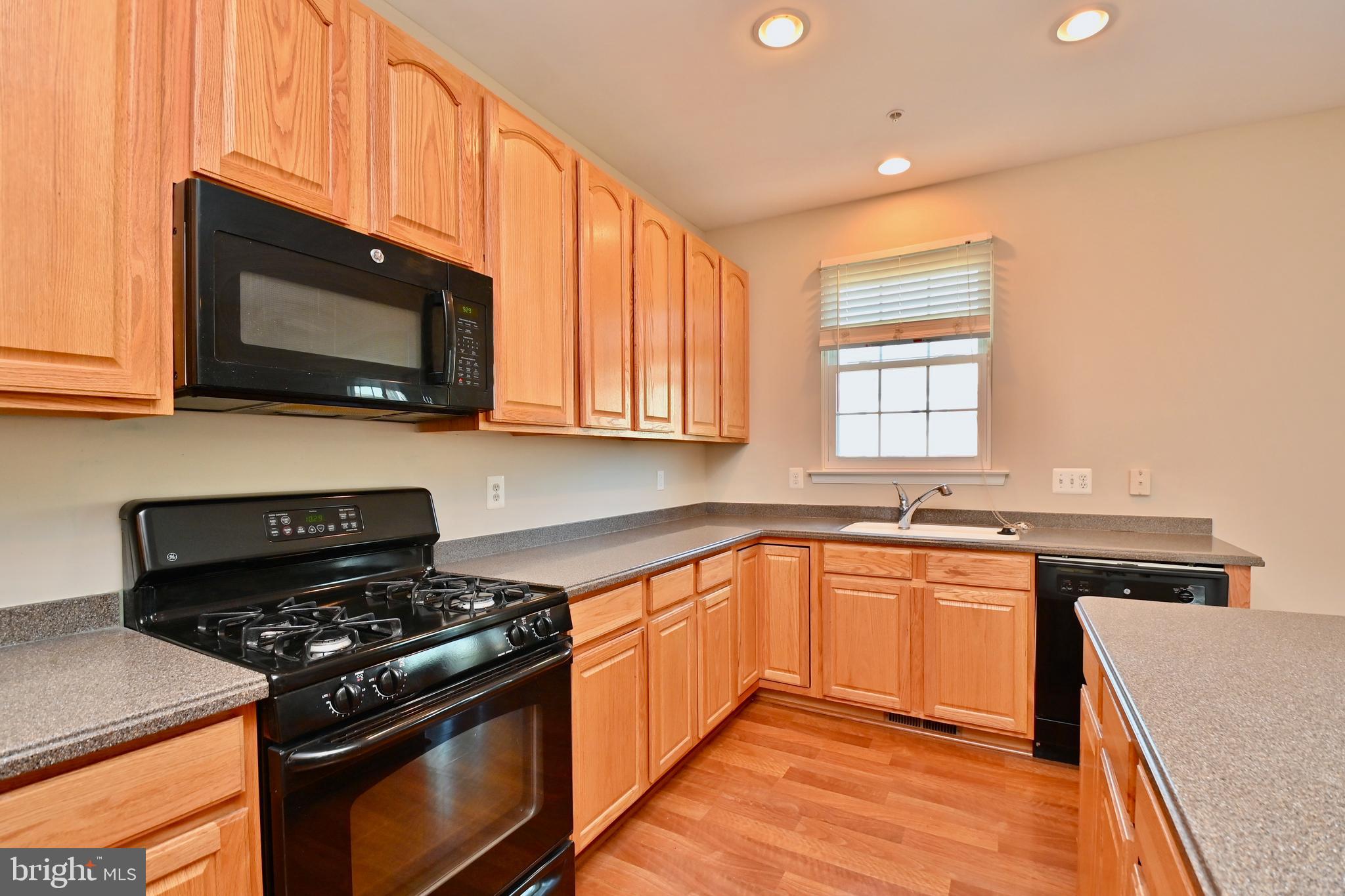 ST CHARLES SUB - SHEFFIELD - Residential Lease