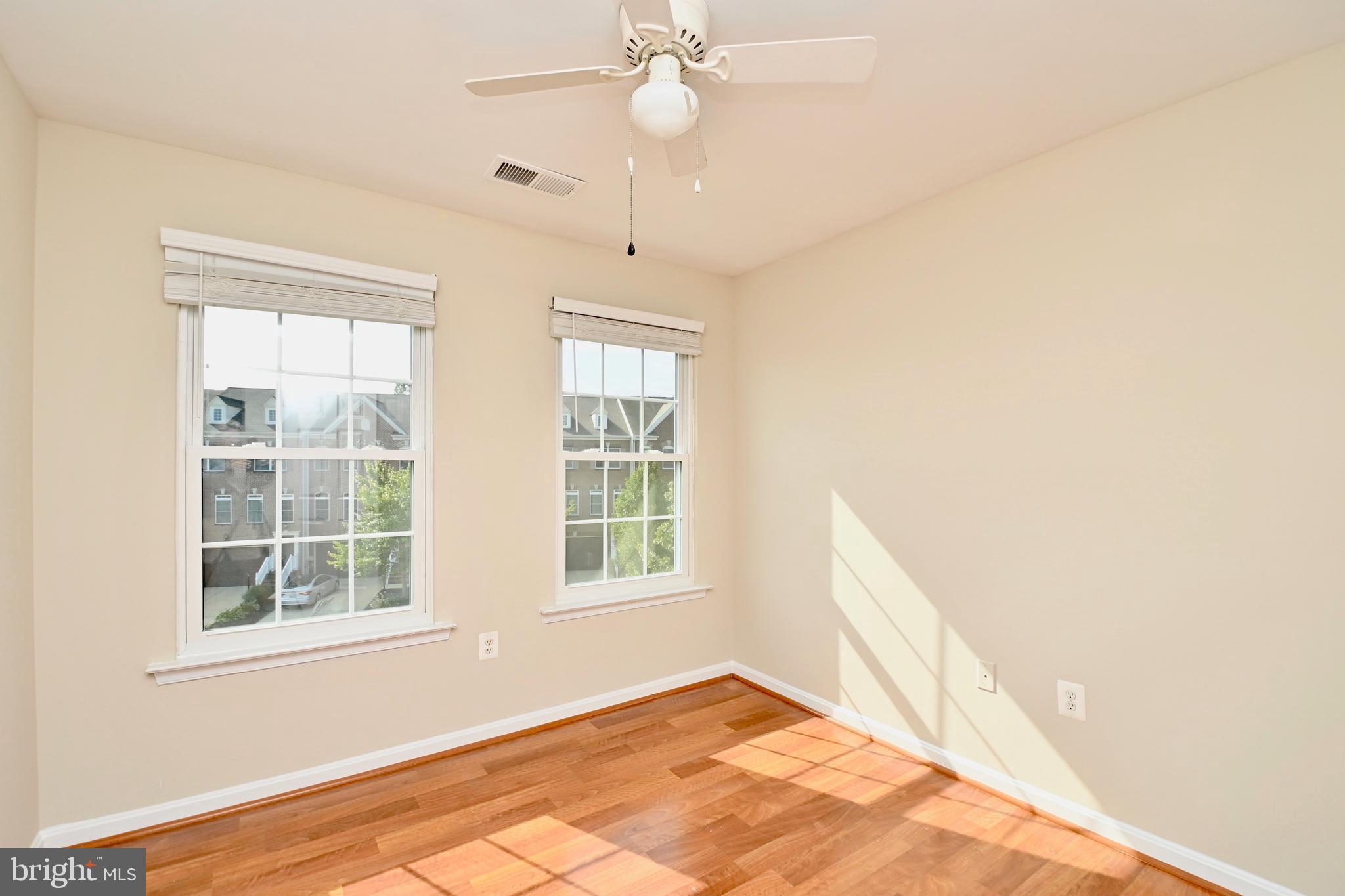 ST CHARLES SUB - SHEFFIELD - Residential Lease