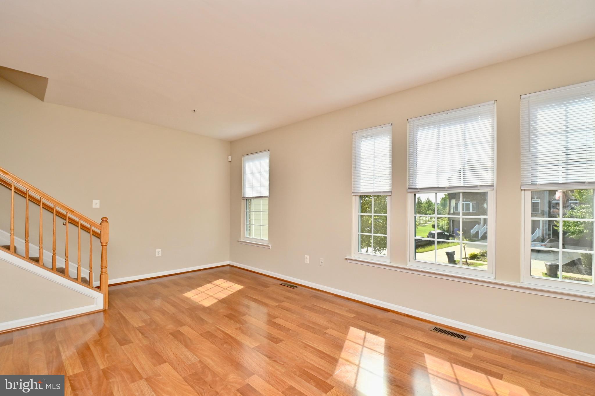 ST CHARLES SUB - SHEFFIELD - Residential Lease