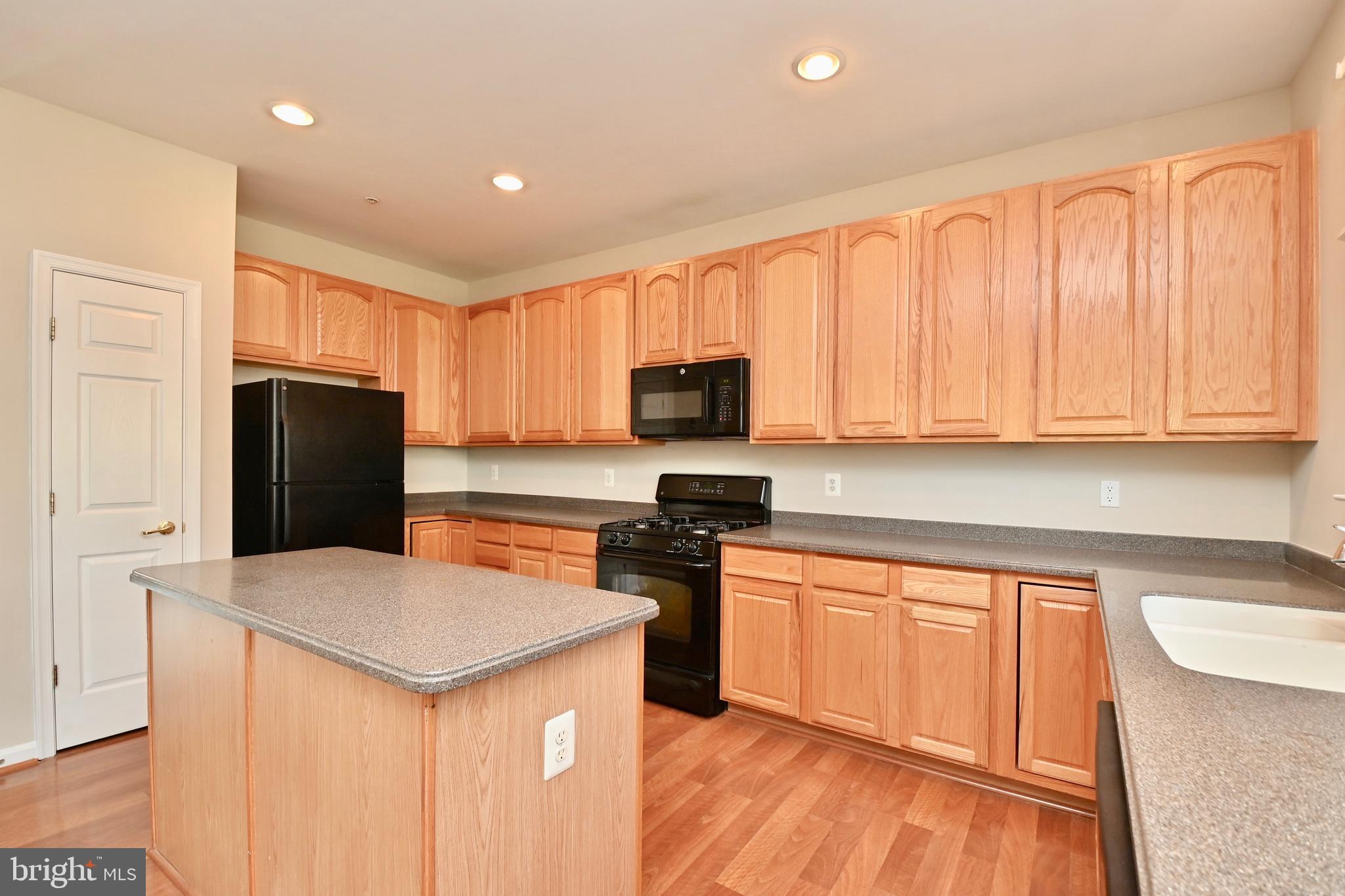 ST CHARLES SUB - SHEFFIELD - Residential Lease