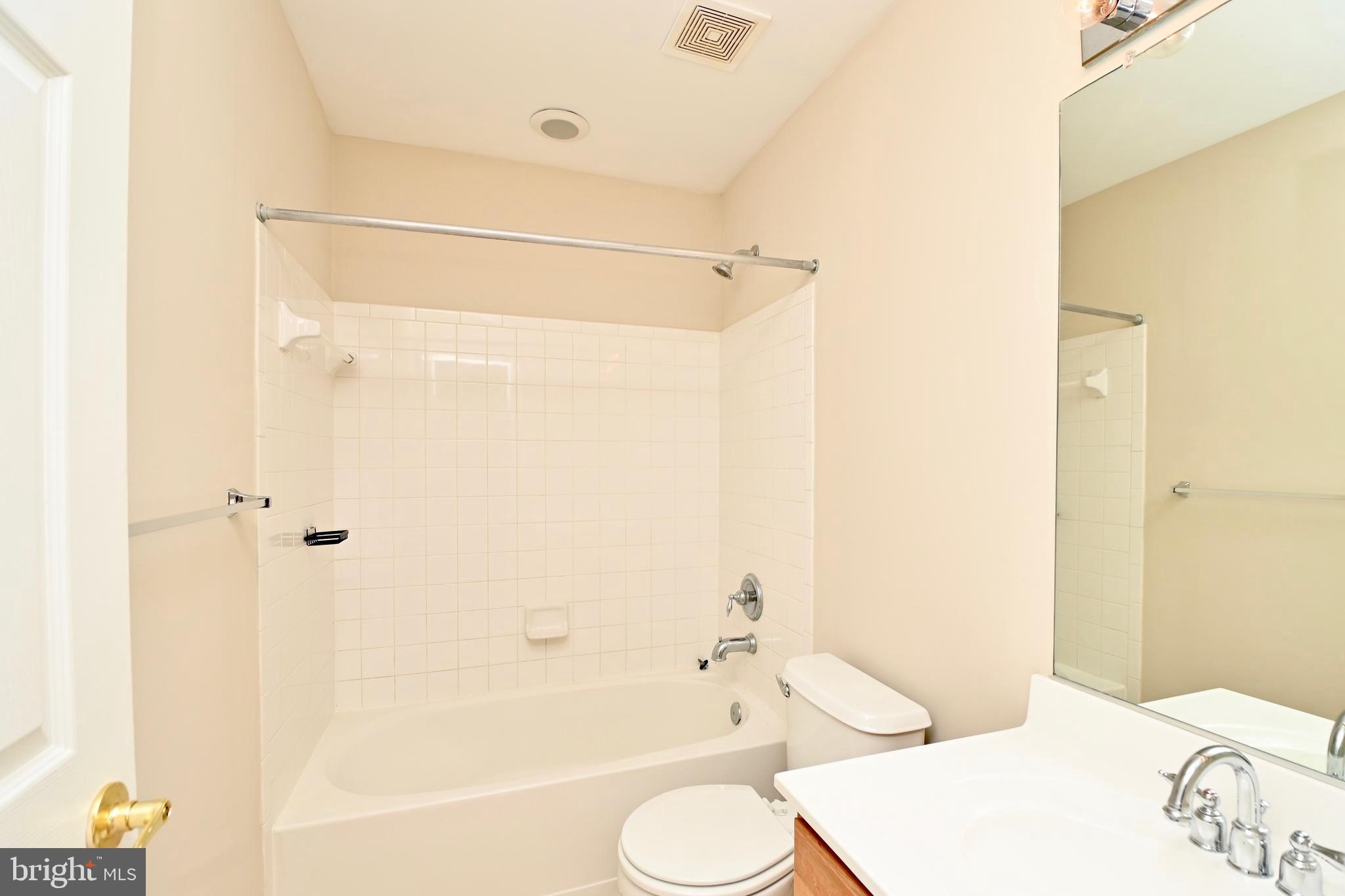 ST CHARLES SUB - SHEFFIELD - Residential Lease