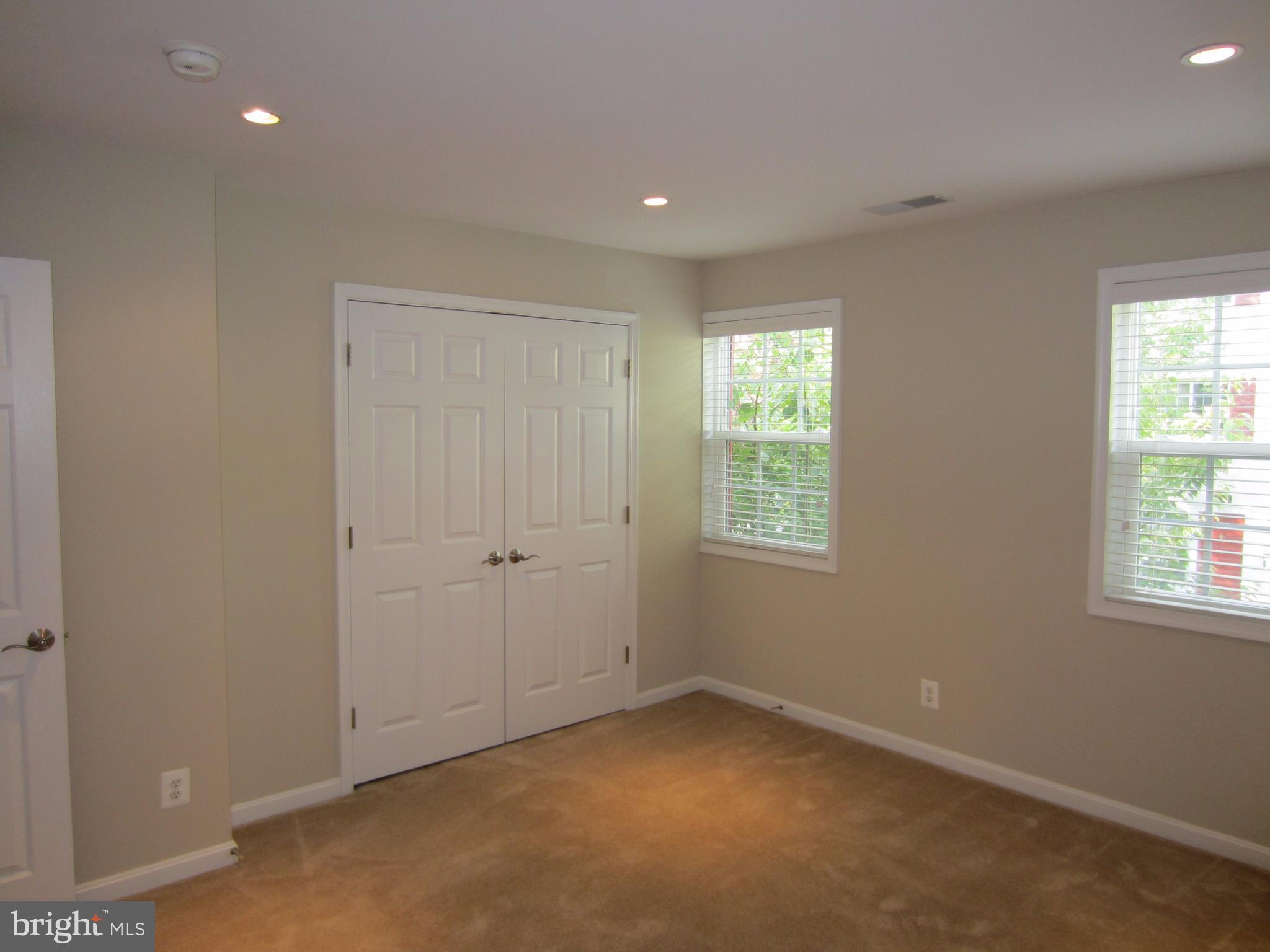 PARKSIDE AT ALEXANDRIA - Residential Lease