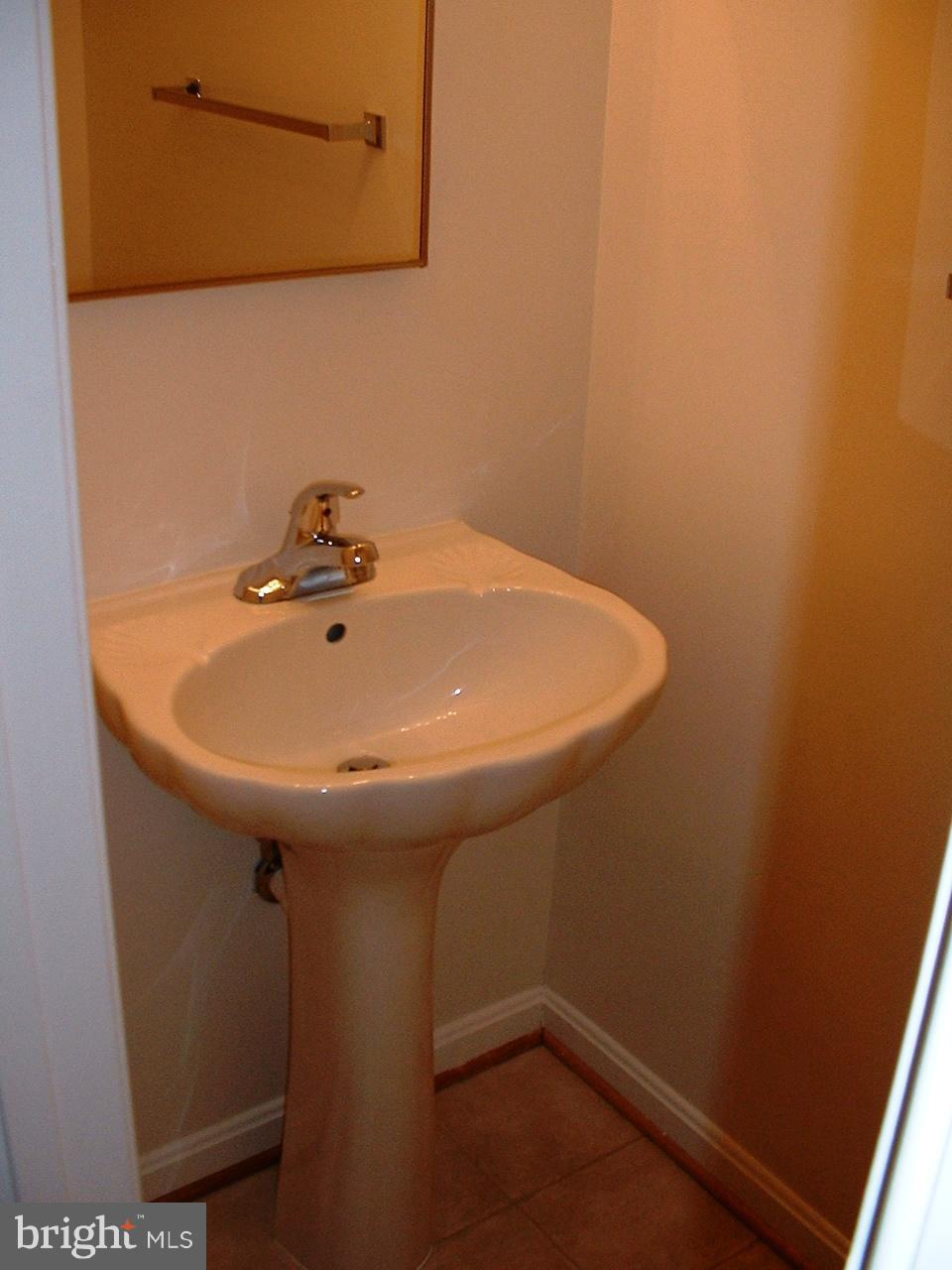 PARKSIDE AT ALEXANDRIA - Residential Lease