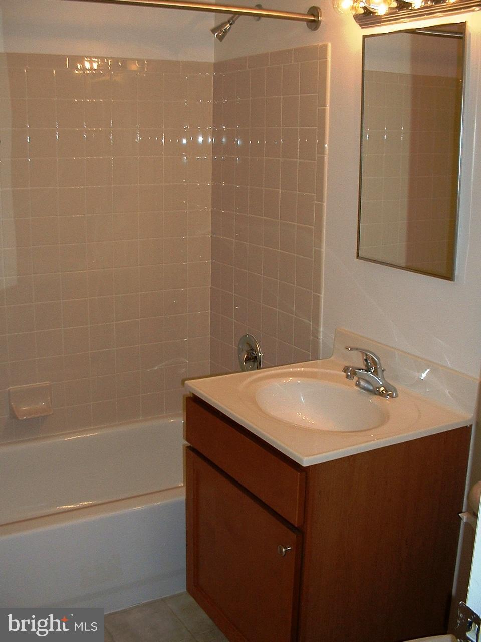 PARKSIDE AT ALEXANDRIA - Residential Lease