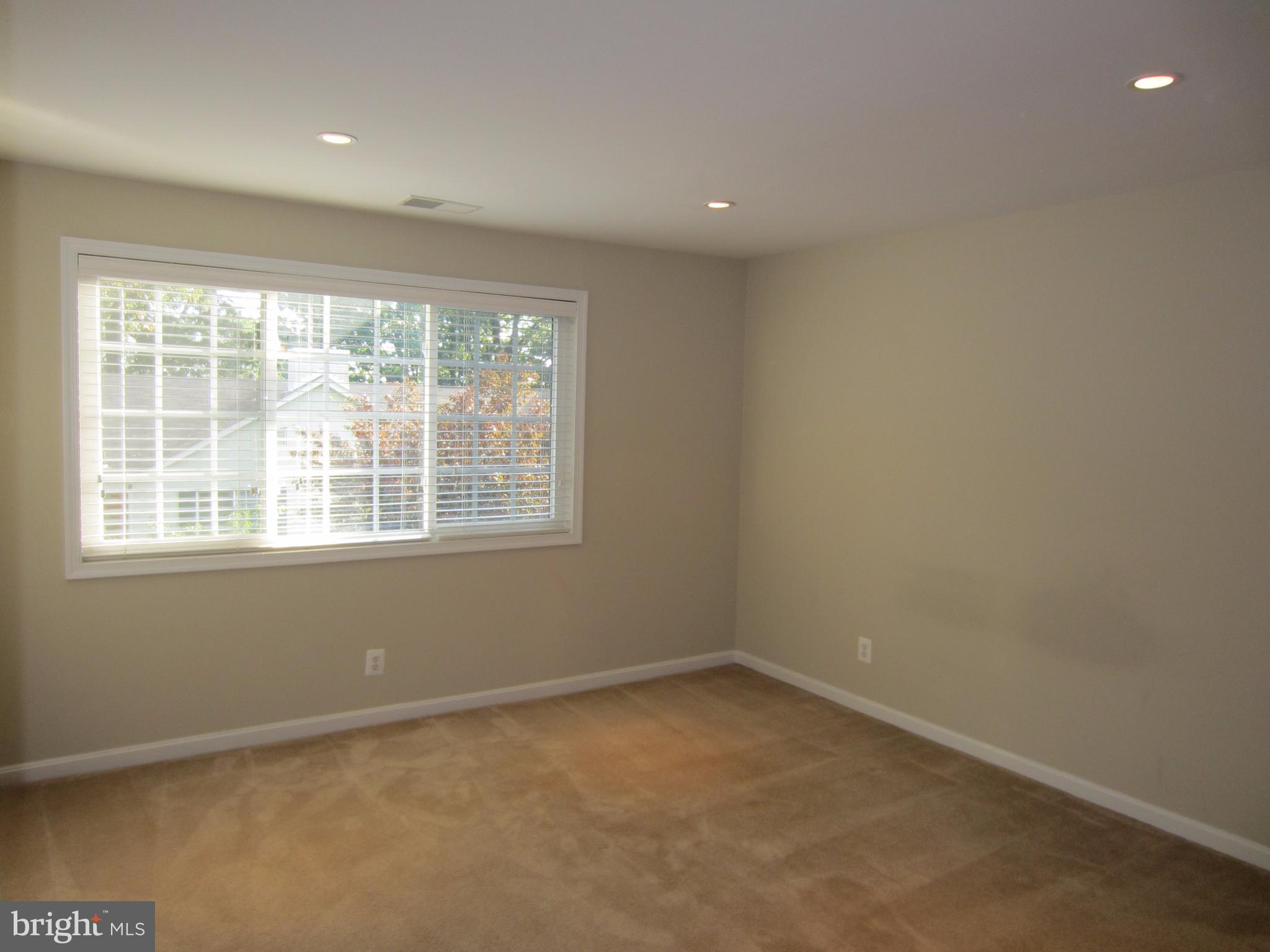 PARKSIDE AT ALEXANDRIA - Residential Lease