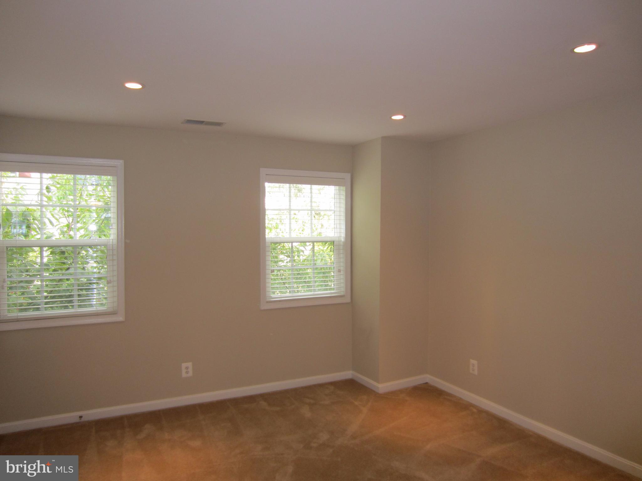 PARKSIDE AT ALEXANDRIA - Residential Lease