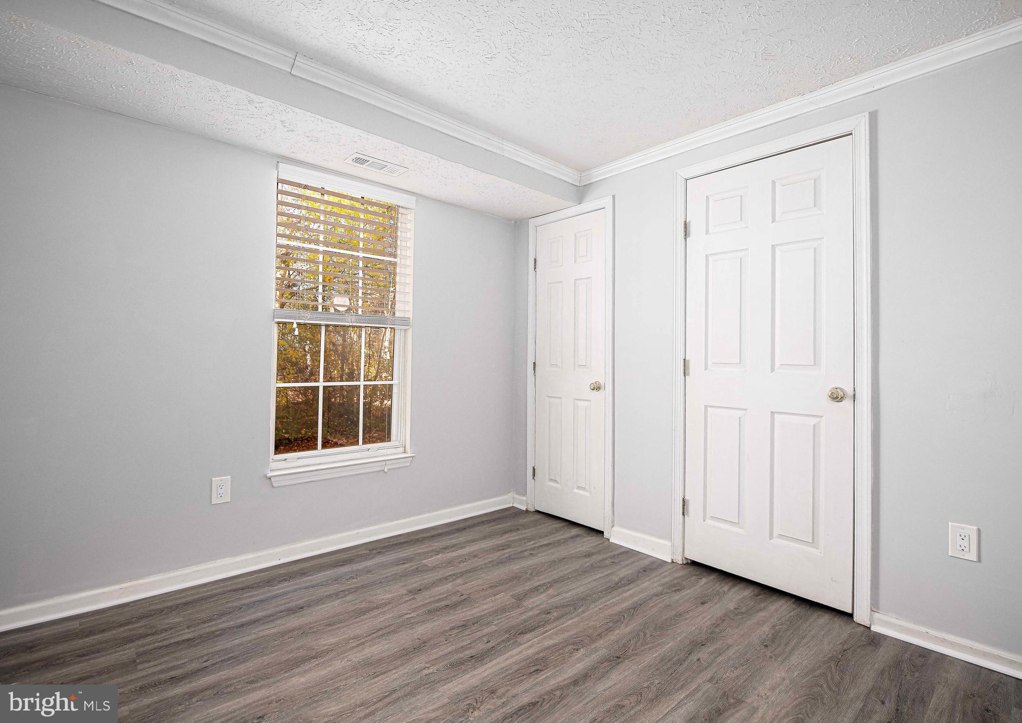 WOODBRIDGE CENTER - Residential