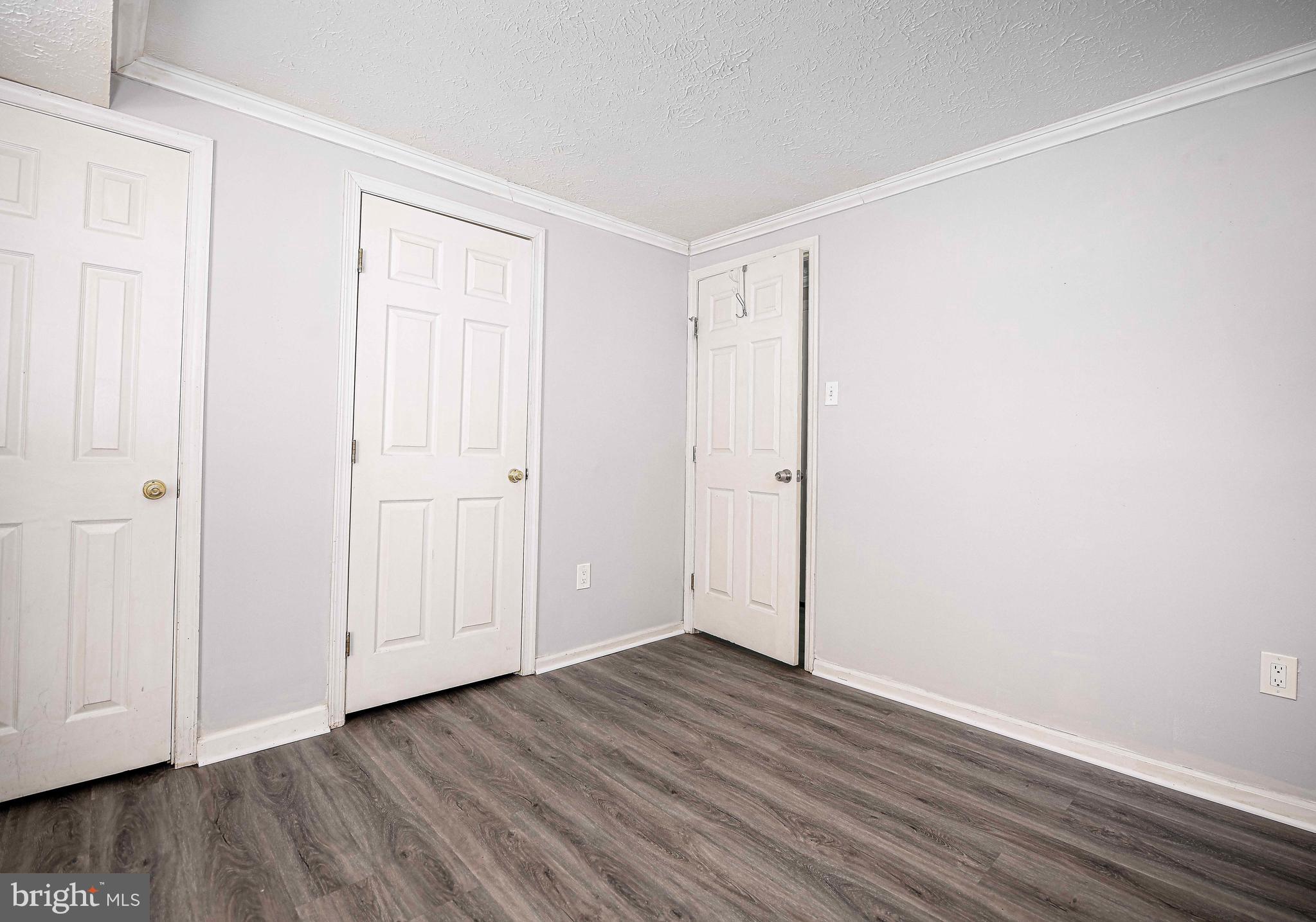 WOODBRIDGE CENTER - Residential