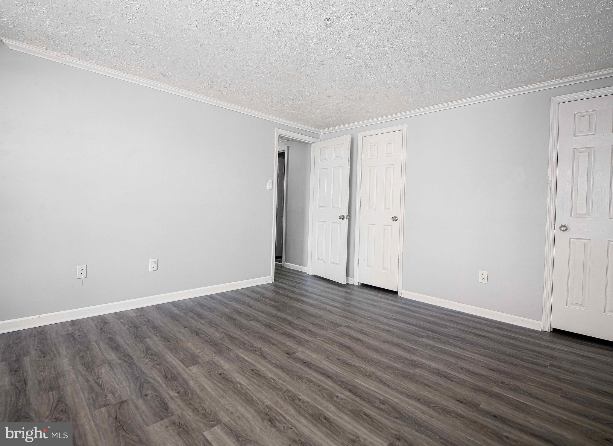 WOODBRIDGE CENTER - Residential