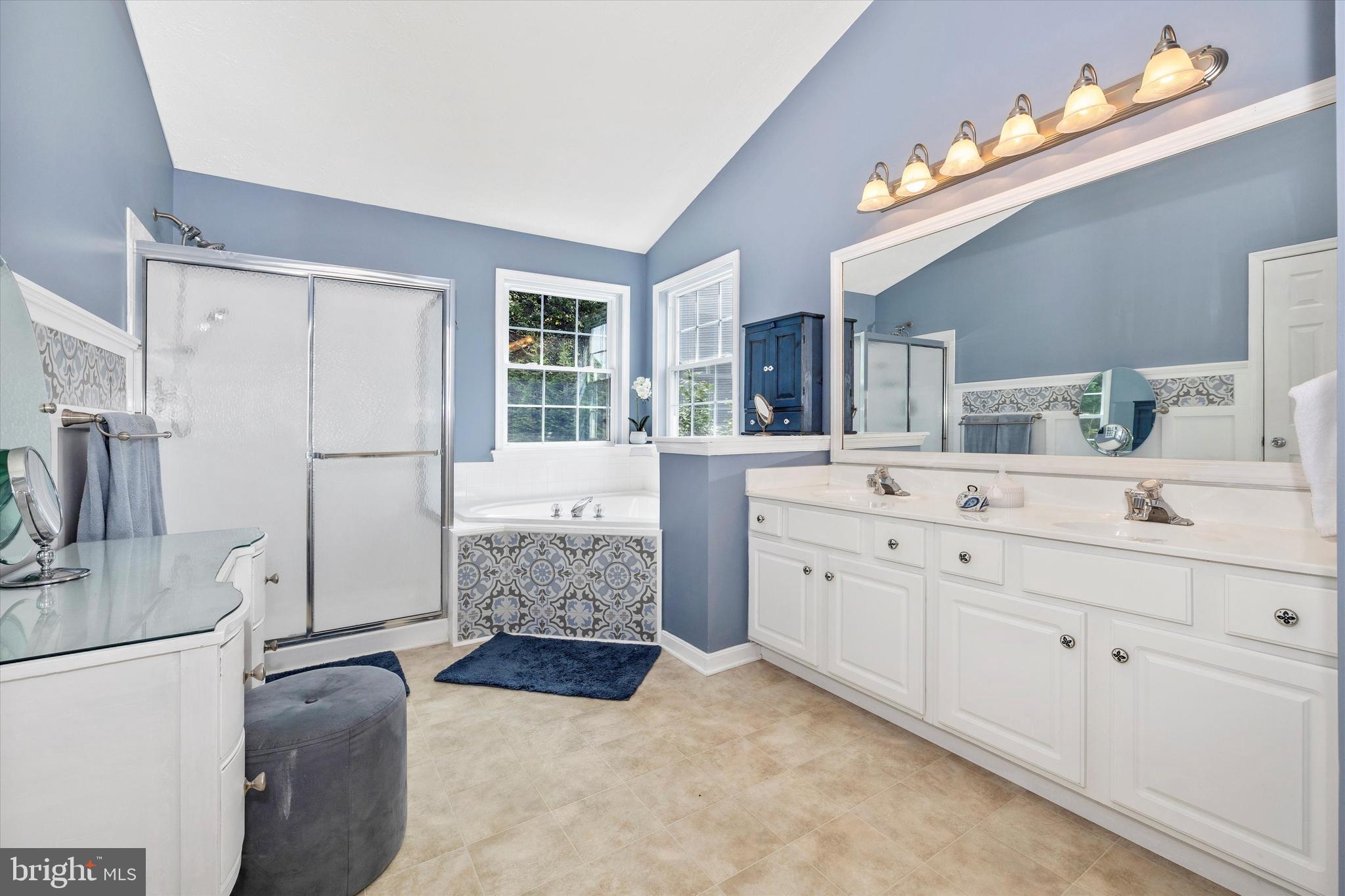 MANCHESTER FARMS - Residential