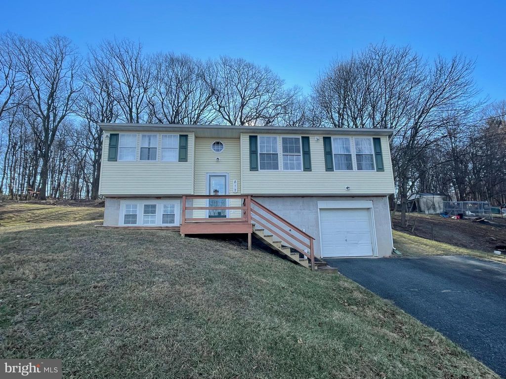 Photo of 812 Chestnut Street, DELTA, PA 17314 (MLS # PAYK2095668)