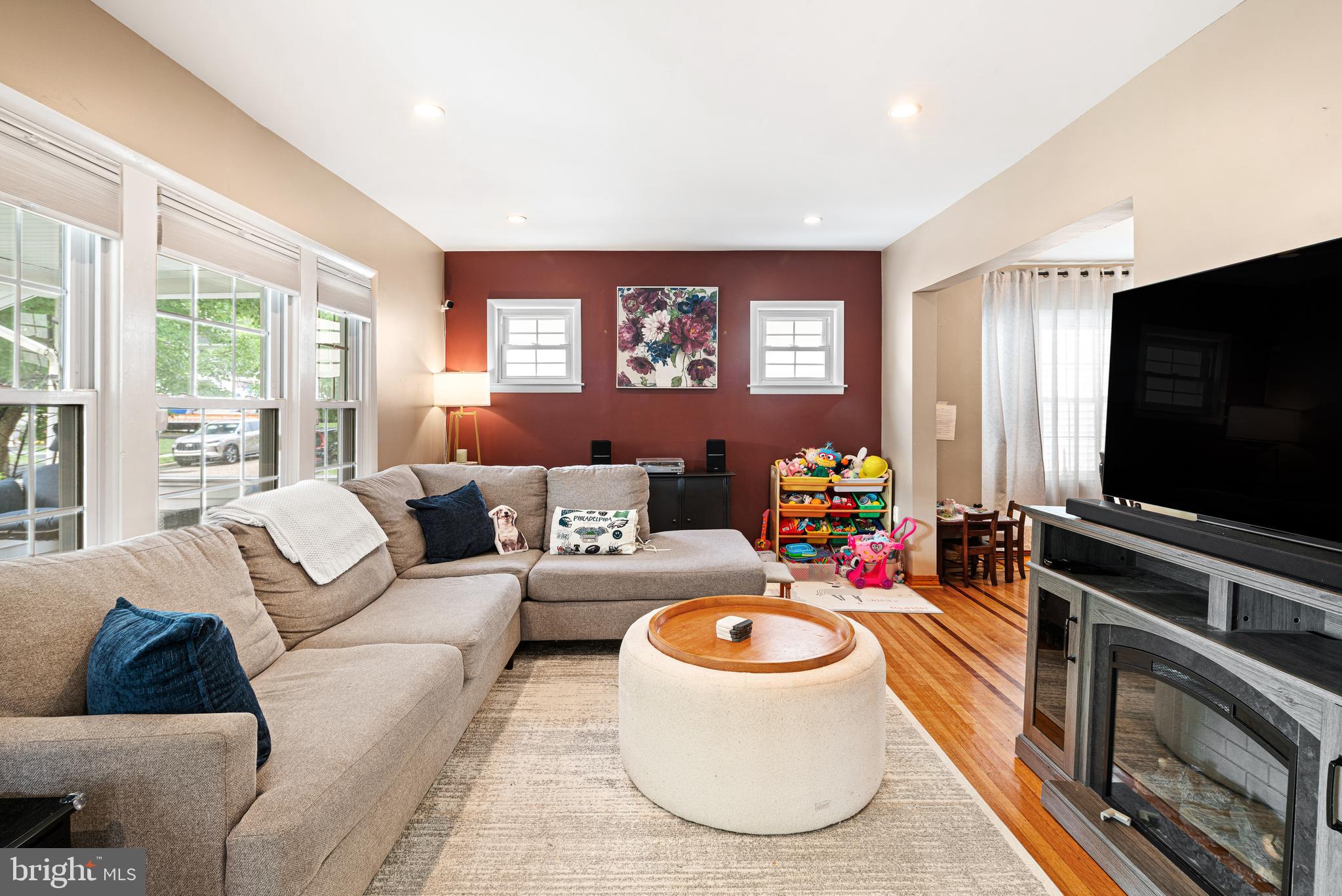 105 E NARBERTH TERRACE