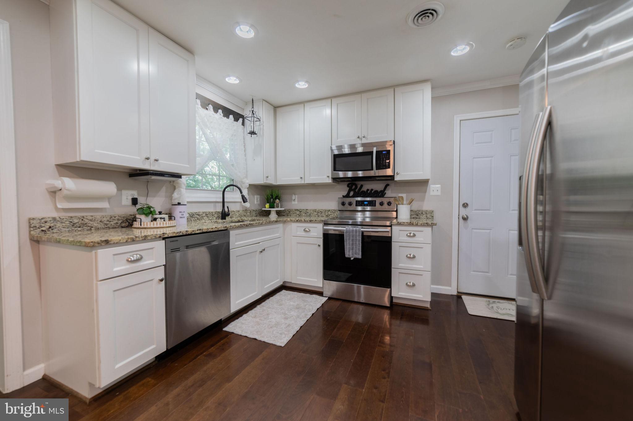 GLENWOOD FOREST - Residential