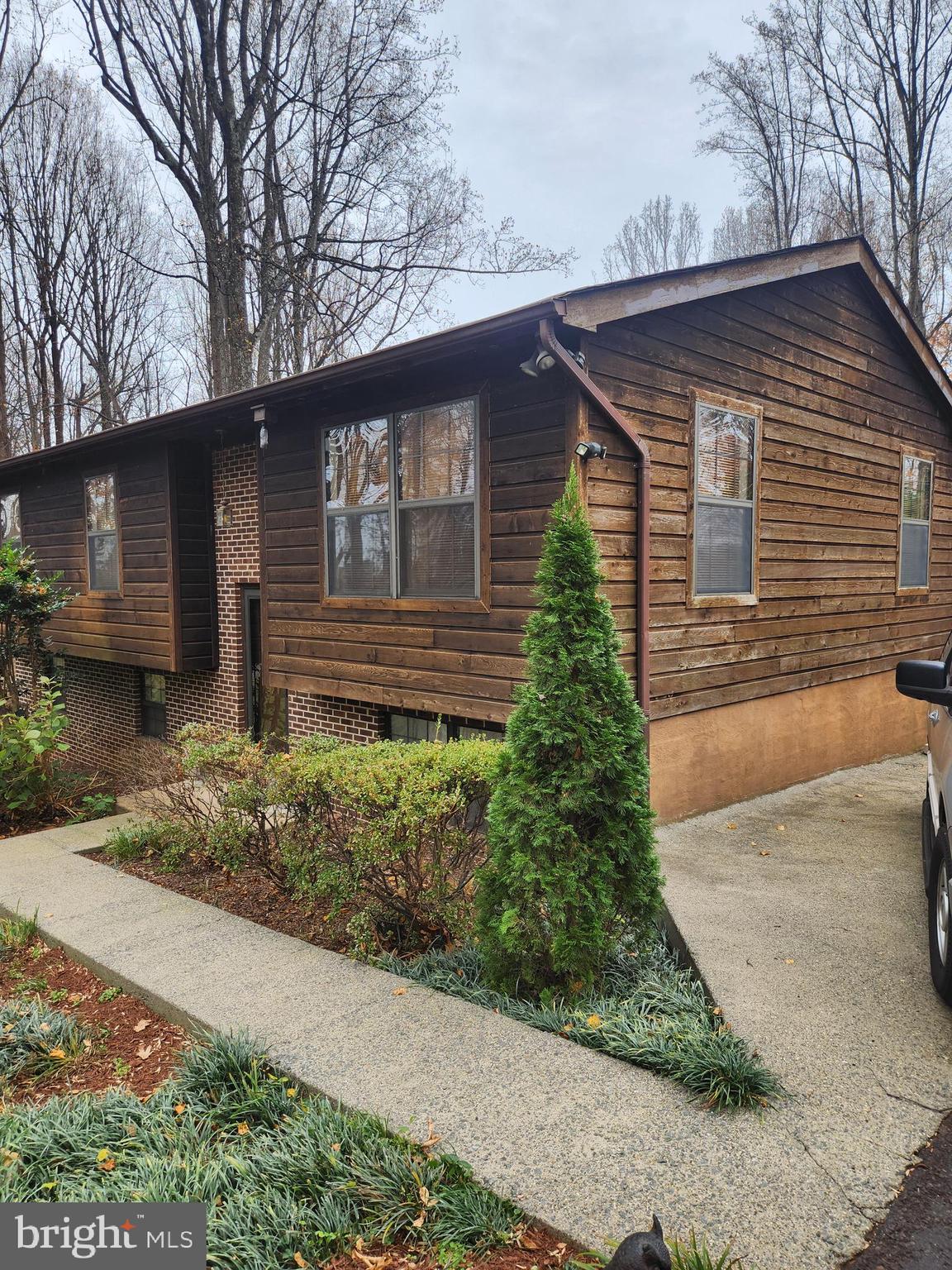 17086 GLENMORE COURT