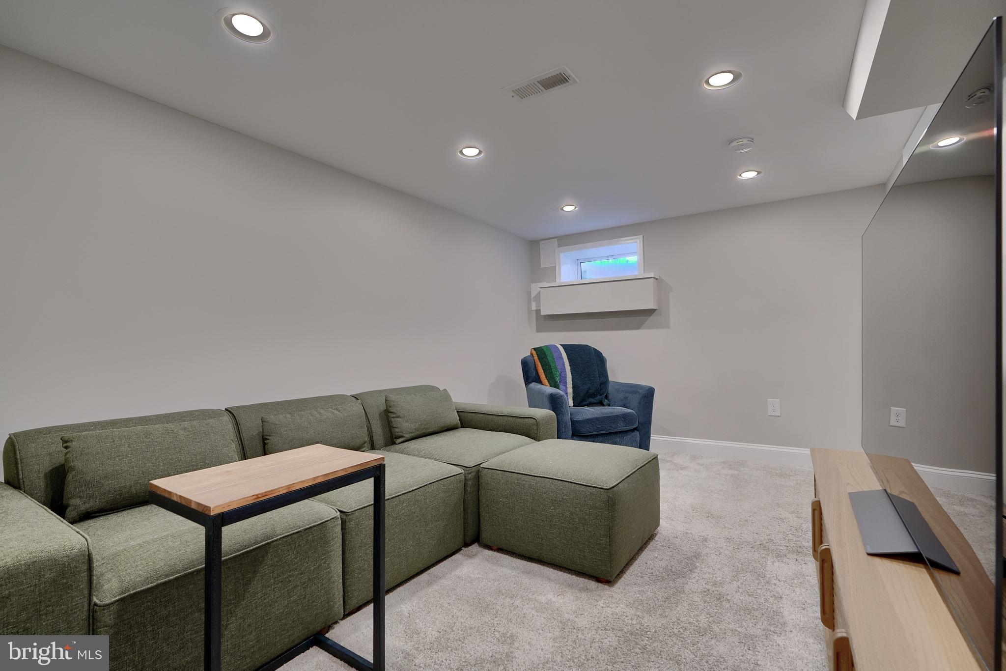 HAMPDEN HISTORIC DISTRICT - Residential