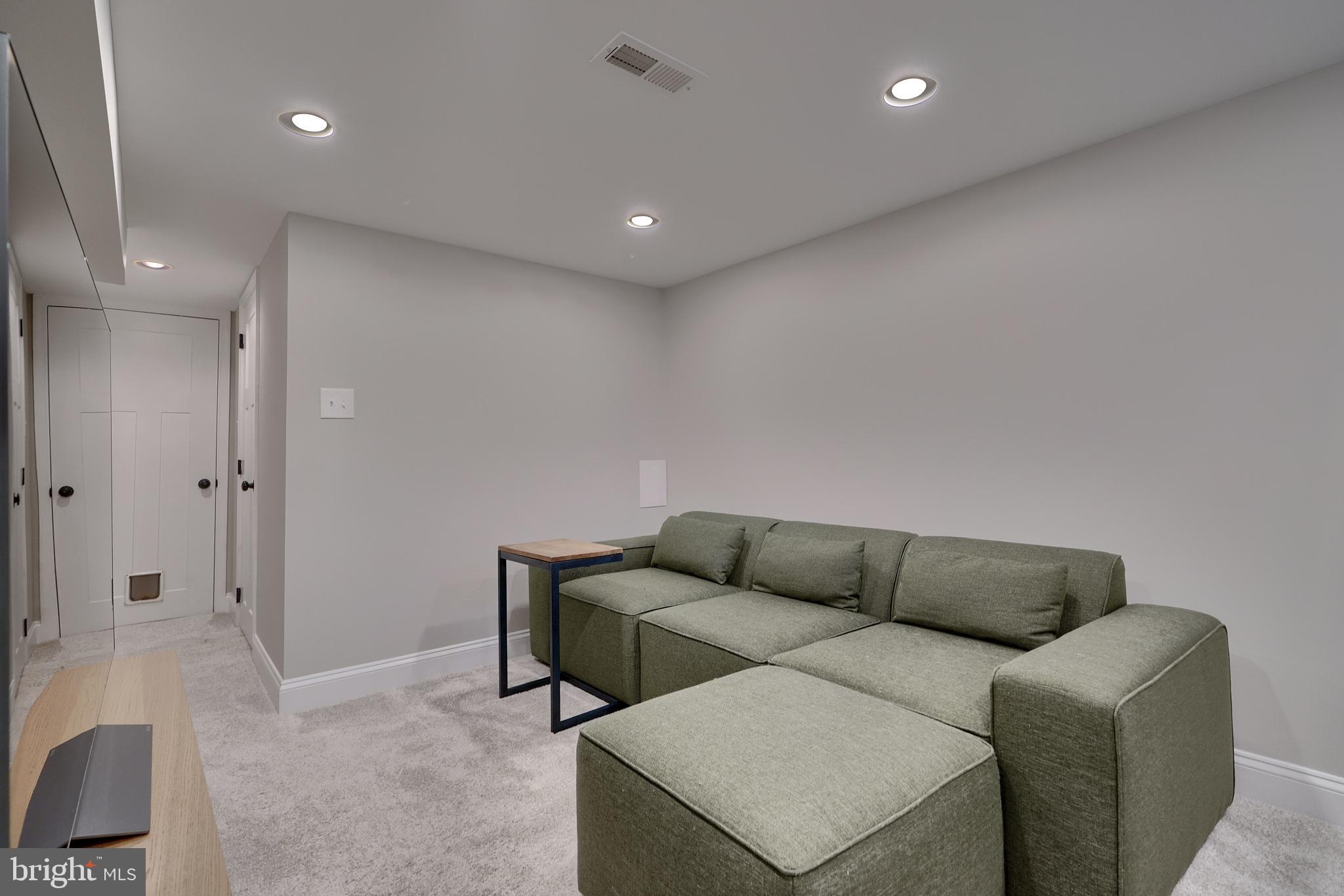 HAMPDEN HISTORIC DISTRICT - Residential