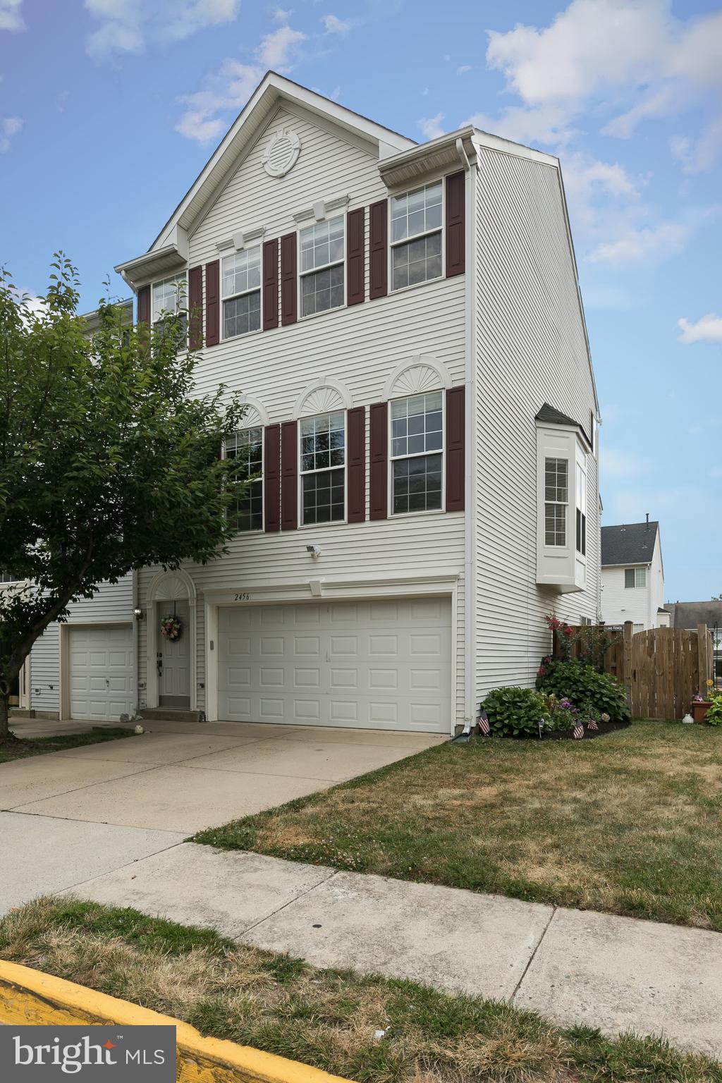 MCNAIR FARMS LANDBAY - Residential