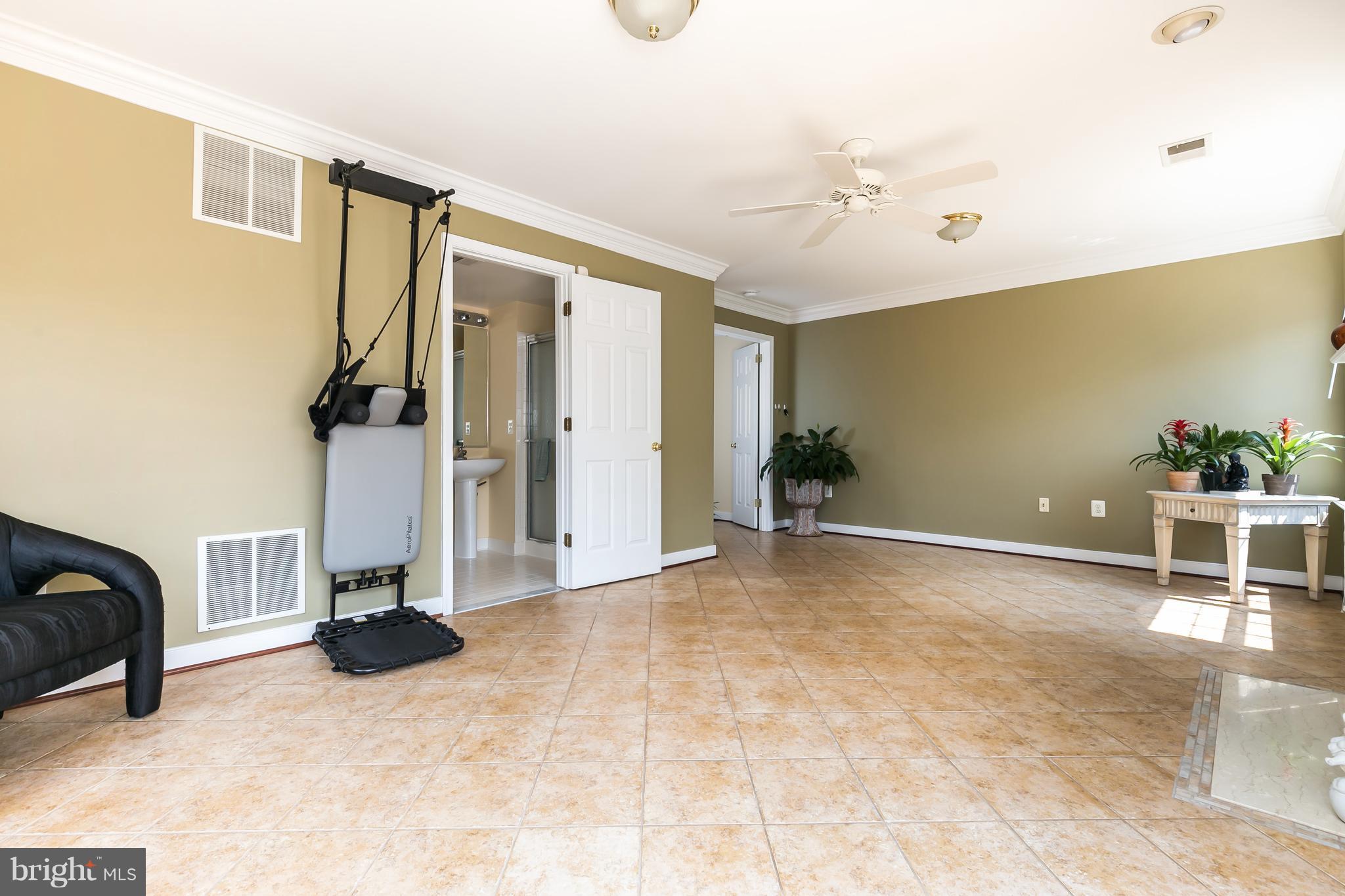 MCNAIR FARMS LANDBAY - Residential