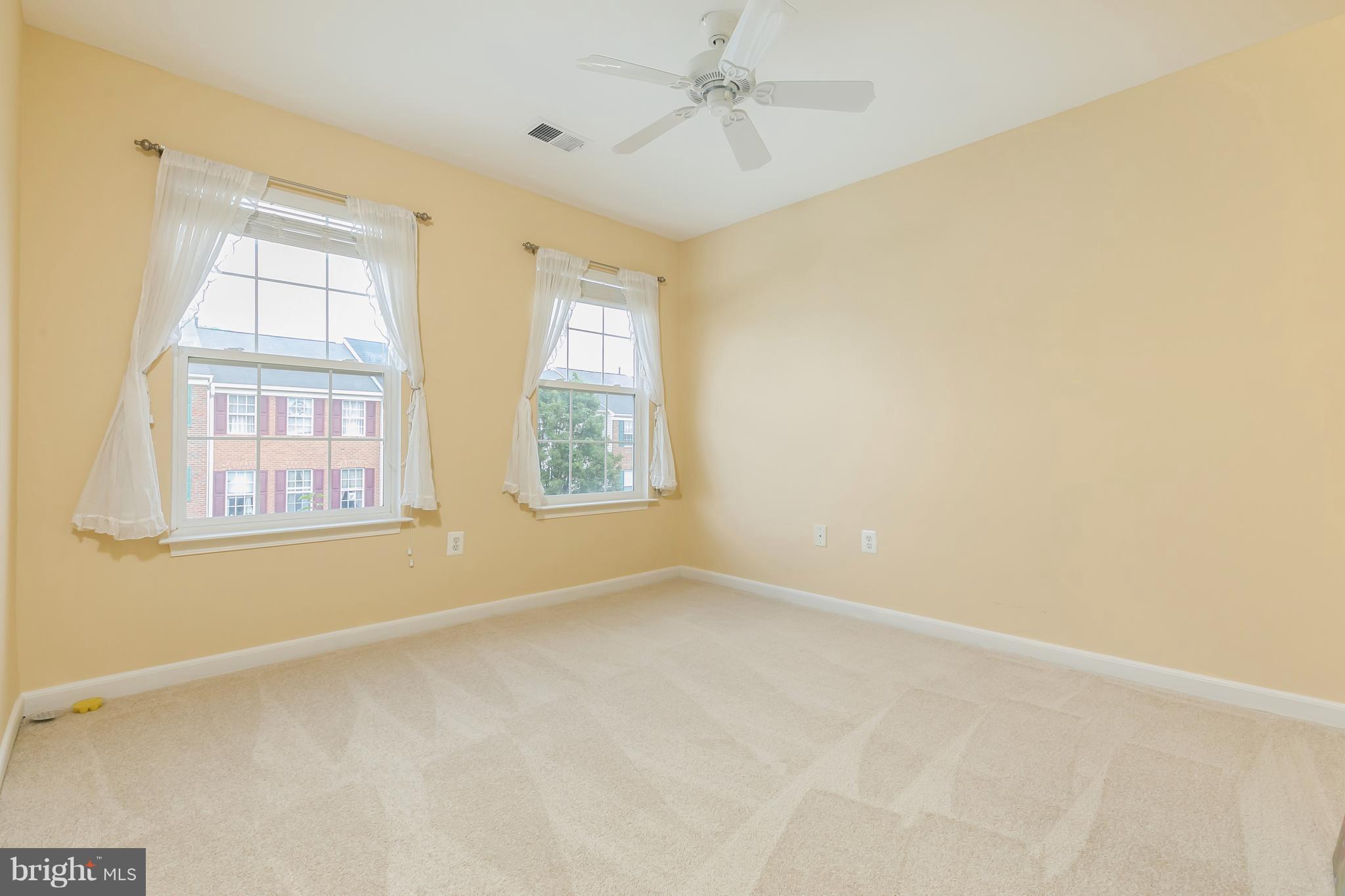 MCNAIR FARMS LANDBAY - Residential