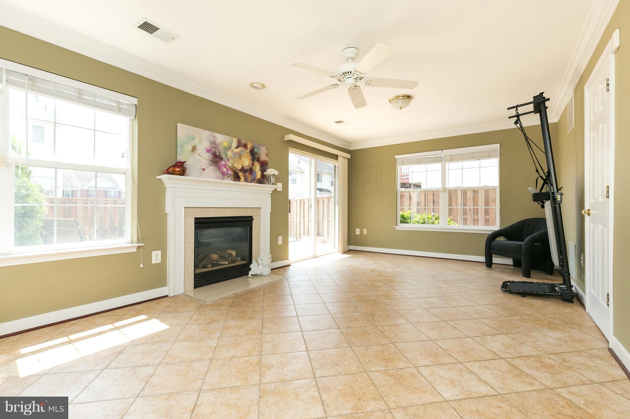 MCNAIR FARMS LANDBAY - Residential