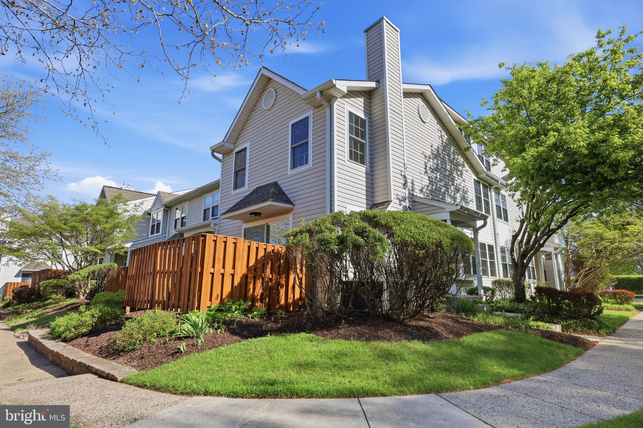 MAKEFIELD GLEN - Residential